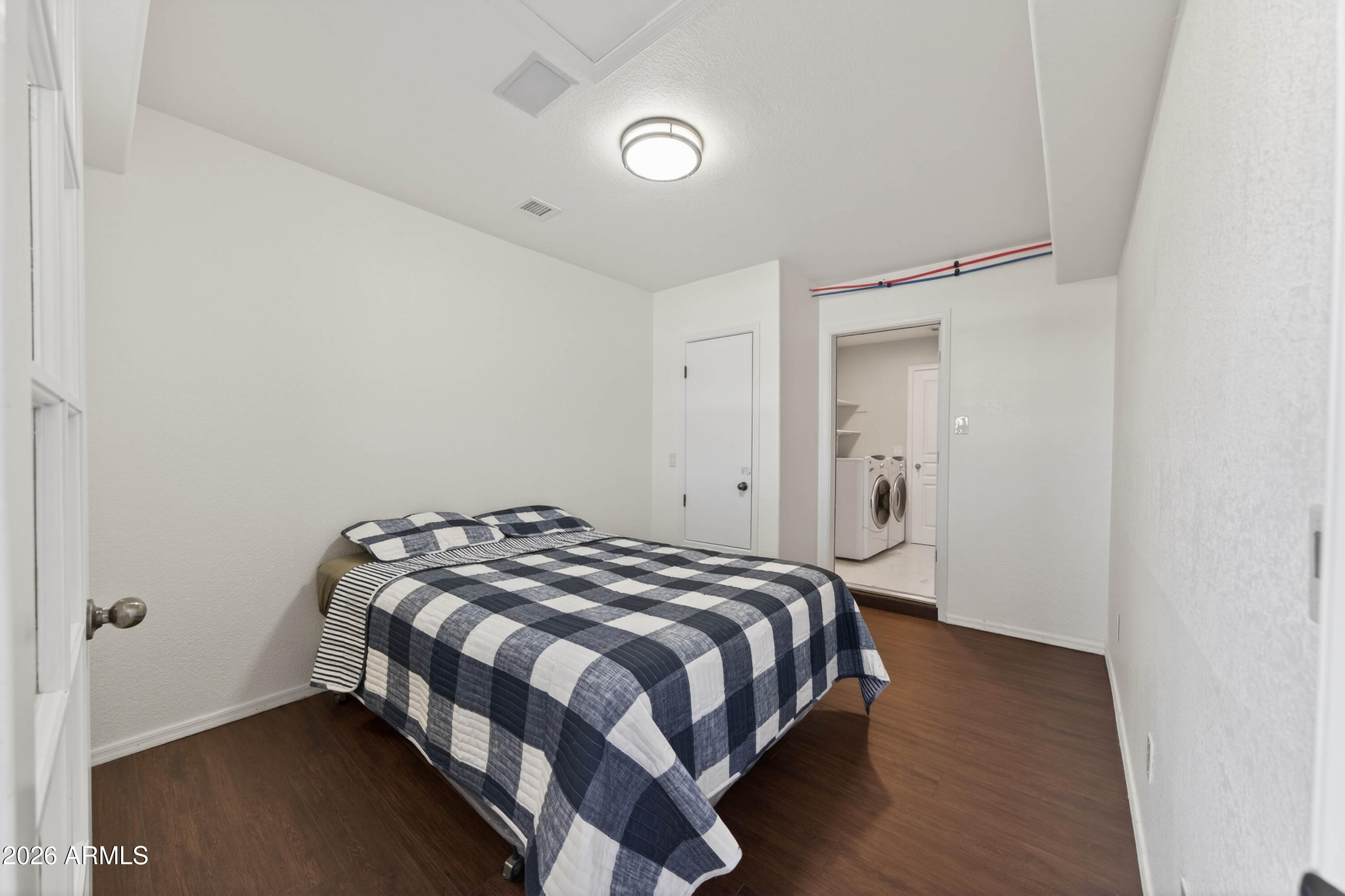 CANYON DE FLORES PHASE 1A - Residential Lease