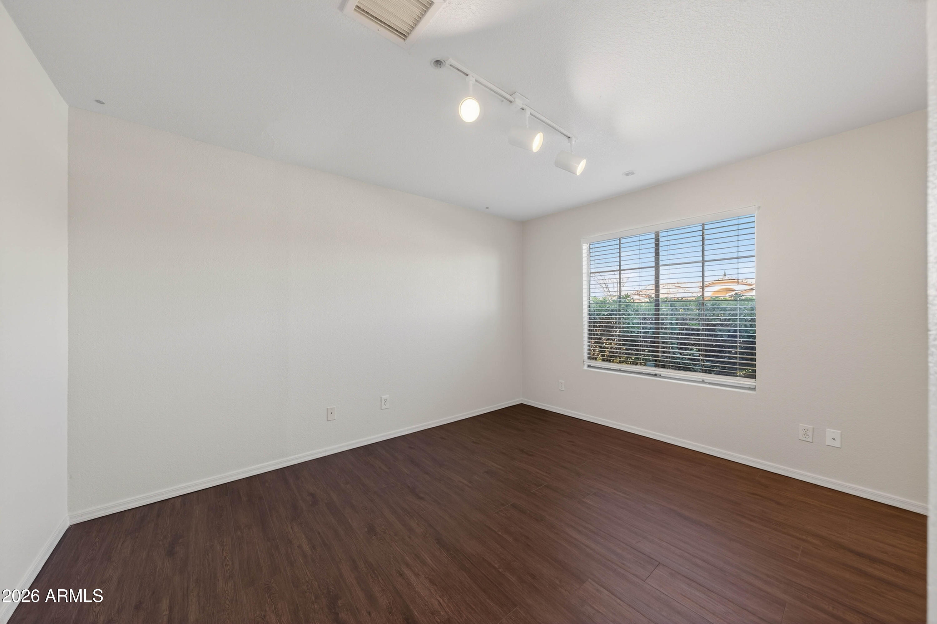 CANYON DE FLORES PHASE 1A - Residential Lease