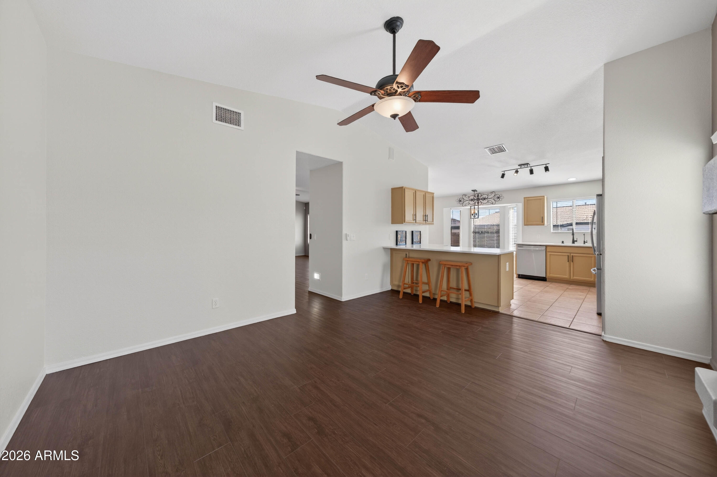 CANYON DE FLORES PHASE 1A - Residential Lease