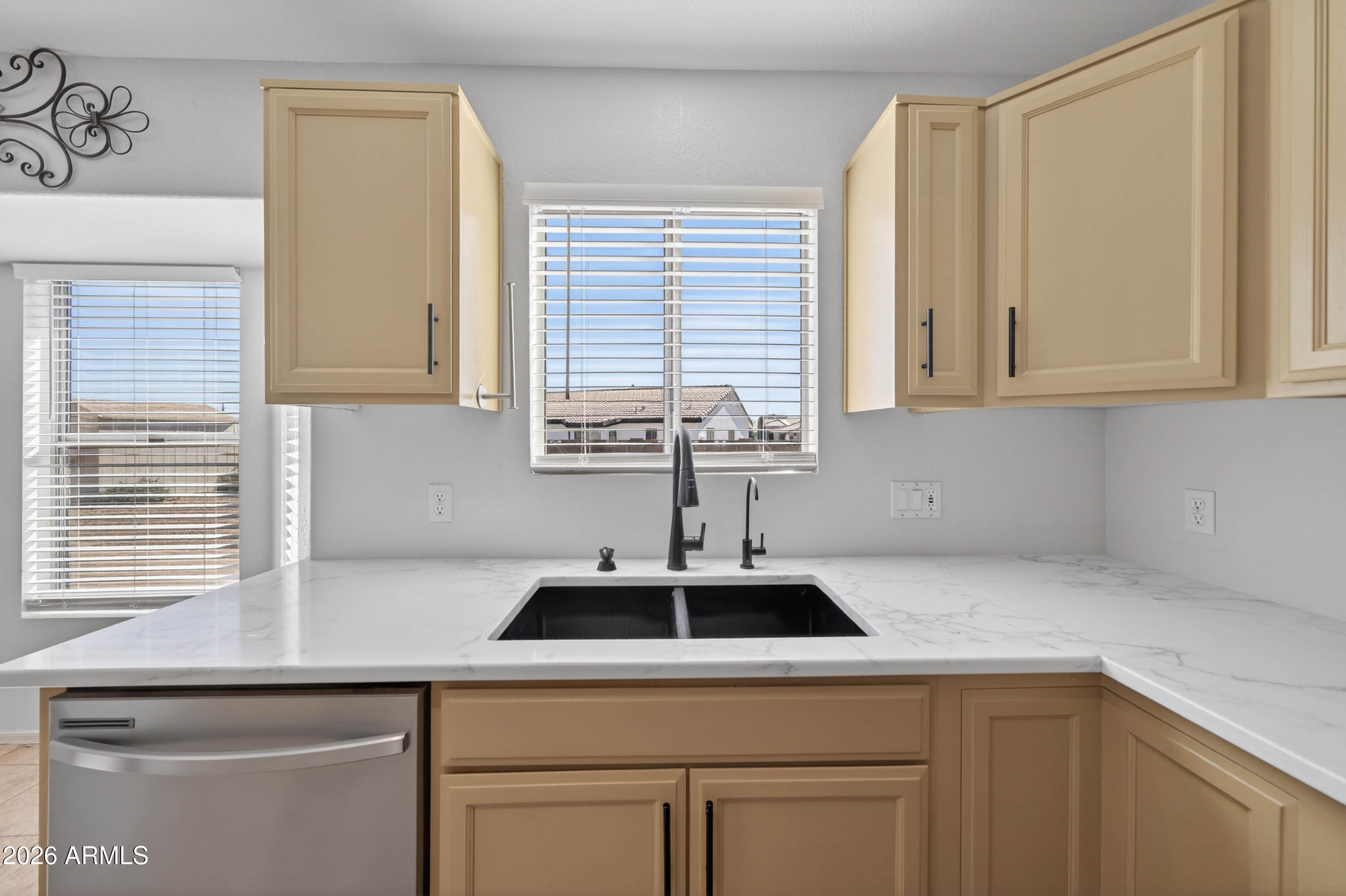 CANYON DE FLORES PHASE 1A - Residential Lease