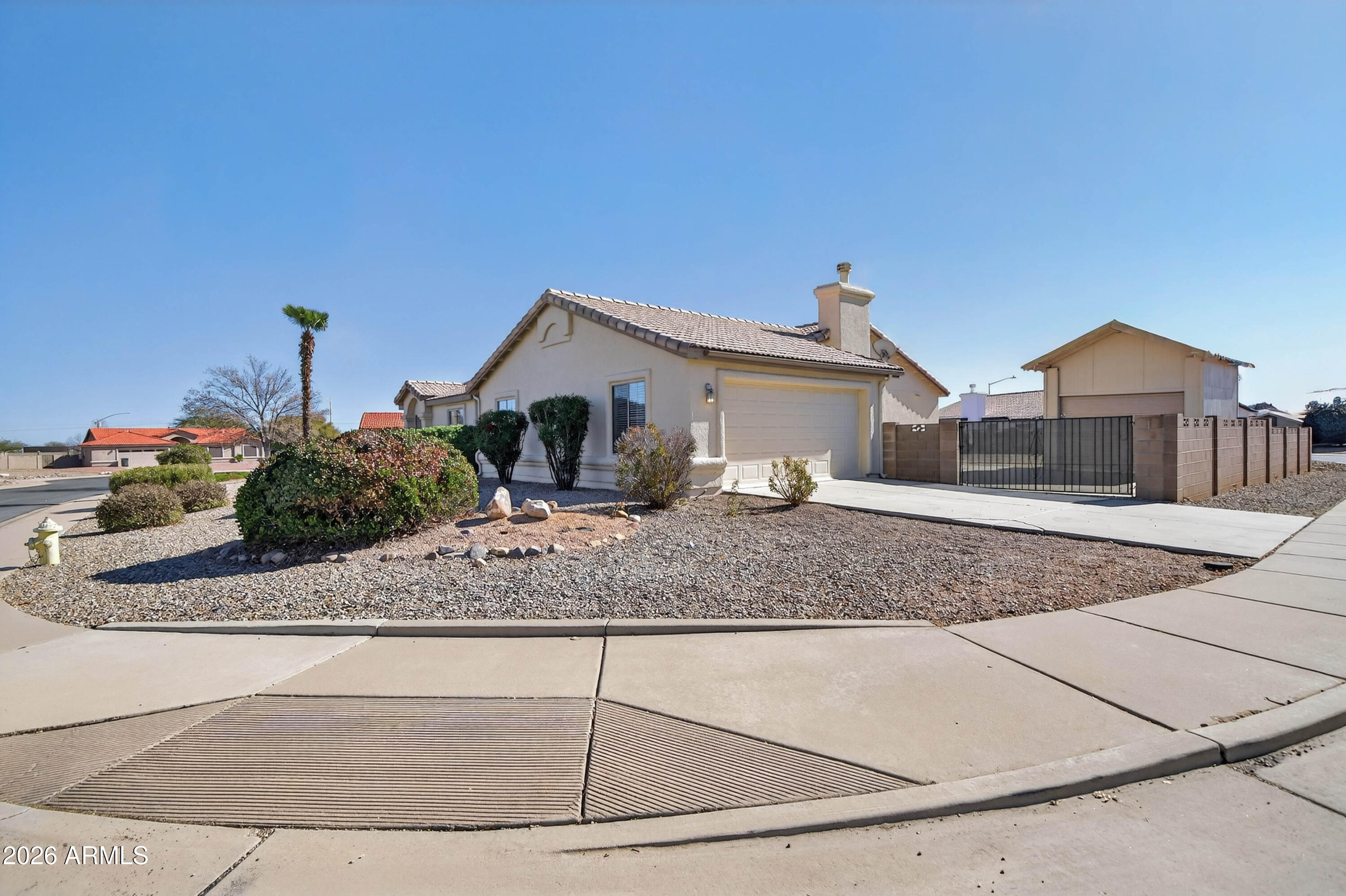 CANYON DE FLORES PHASE 1A - Residential Lease