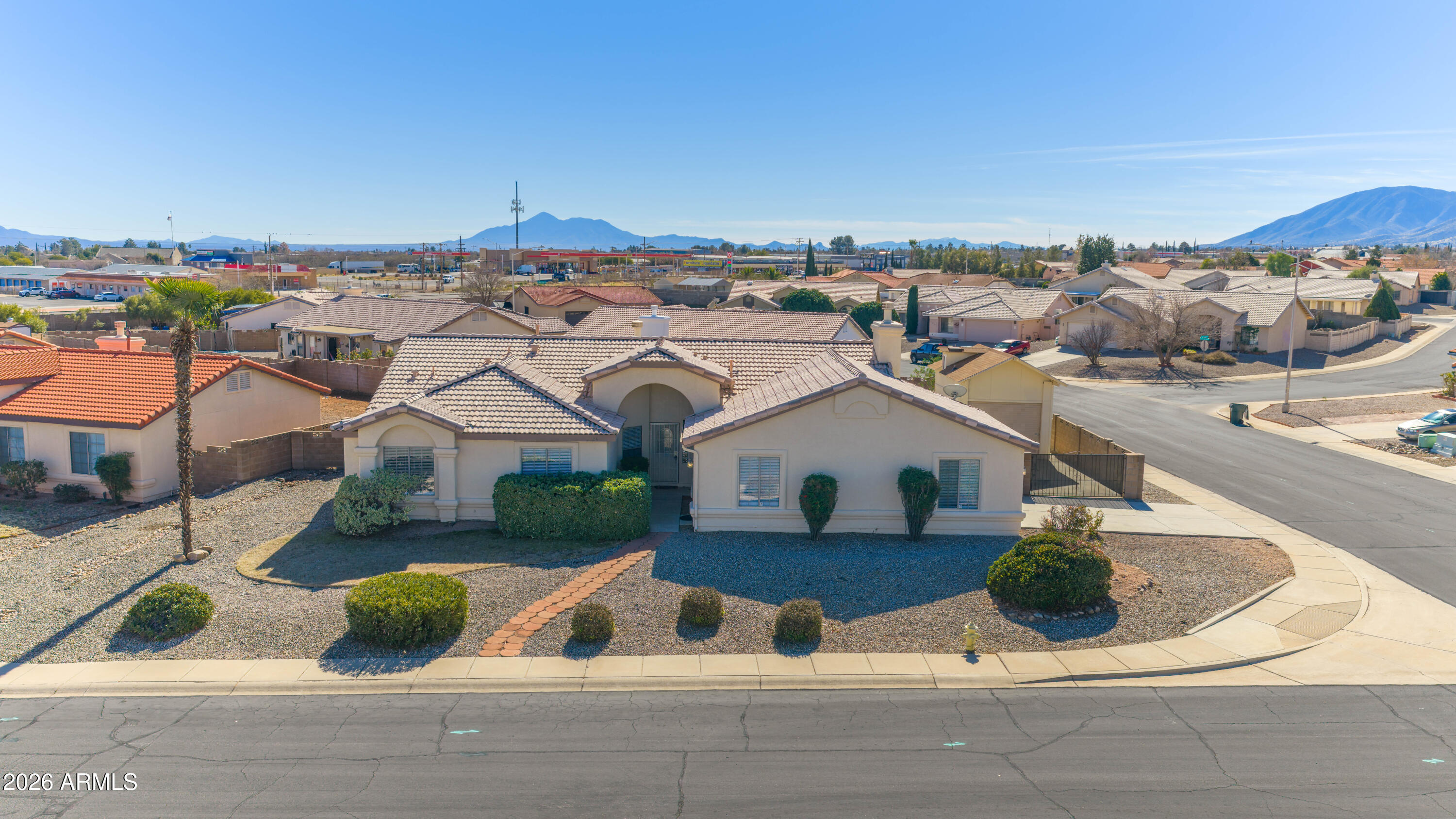 CANYON DE FLORES PHASE 1A - Residential Lease