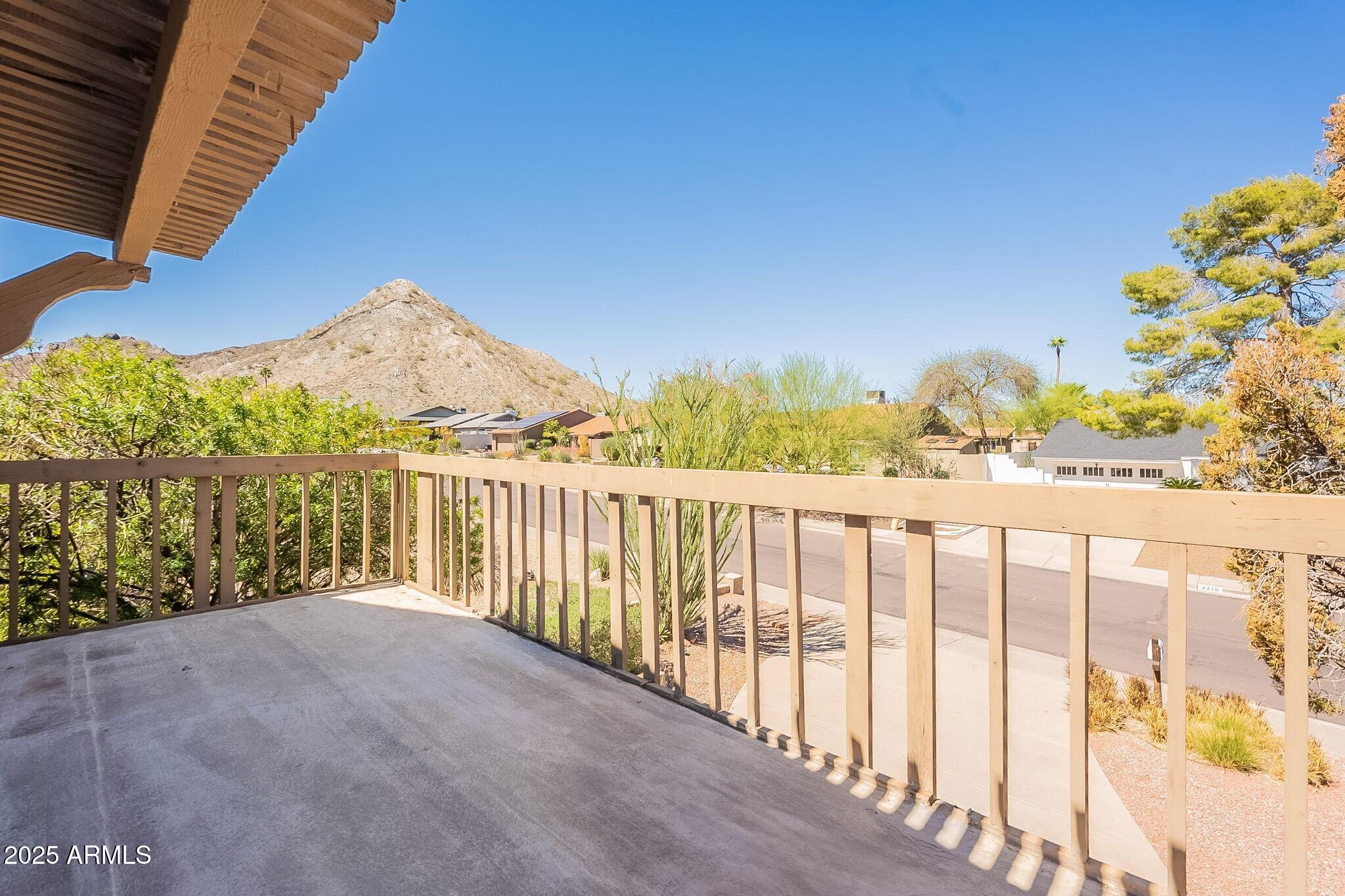 2317 E DESERT COVE Avenue
