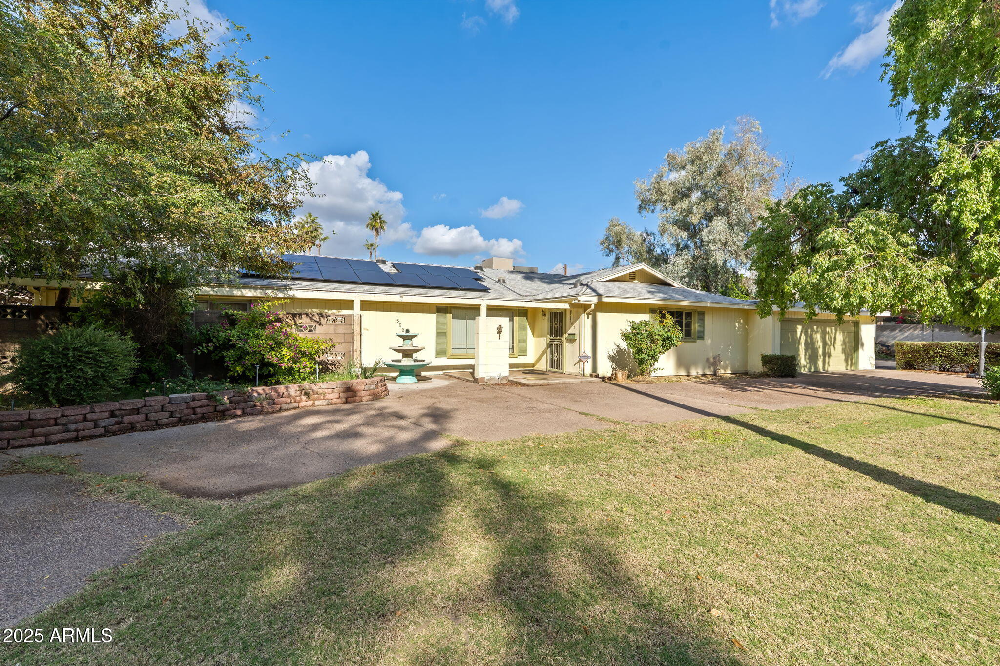 502 W CLAREMONT Avenue