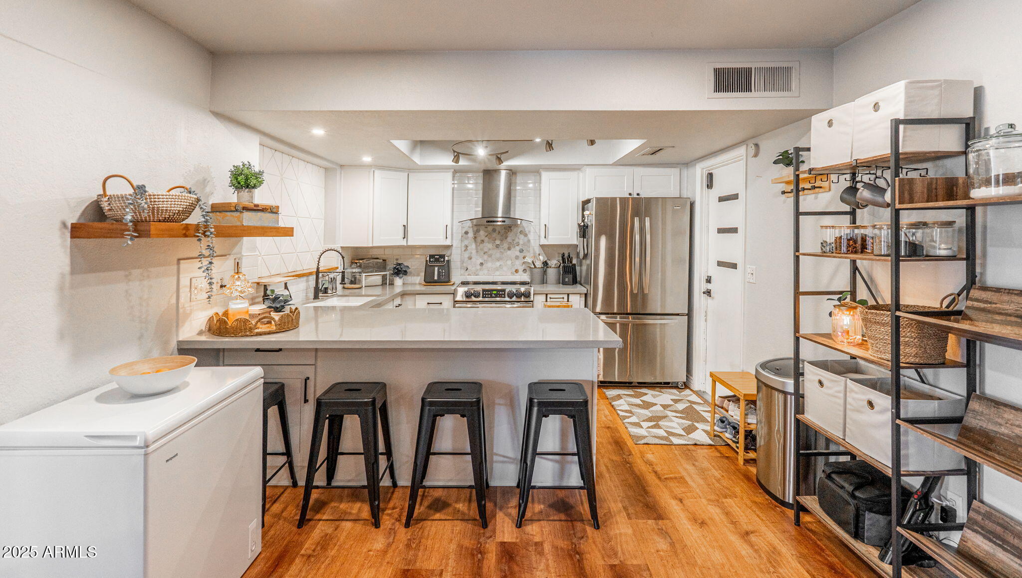 2103 N LOS ALTOS Drive