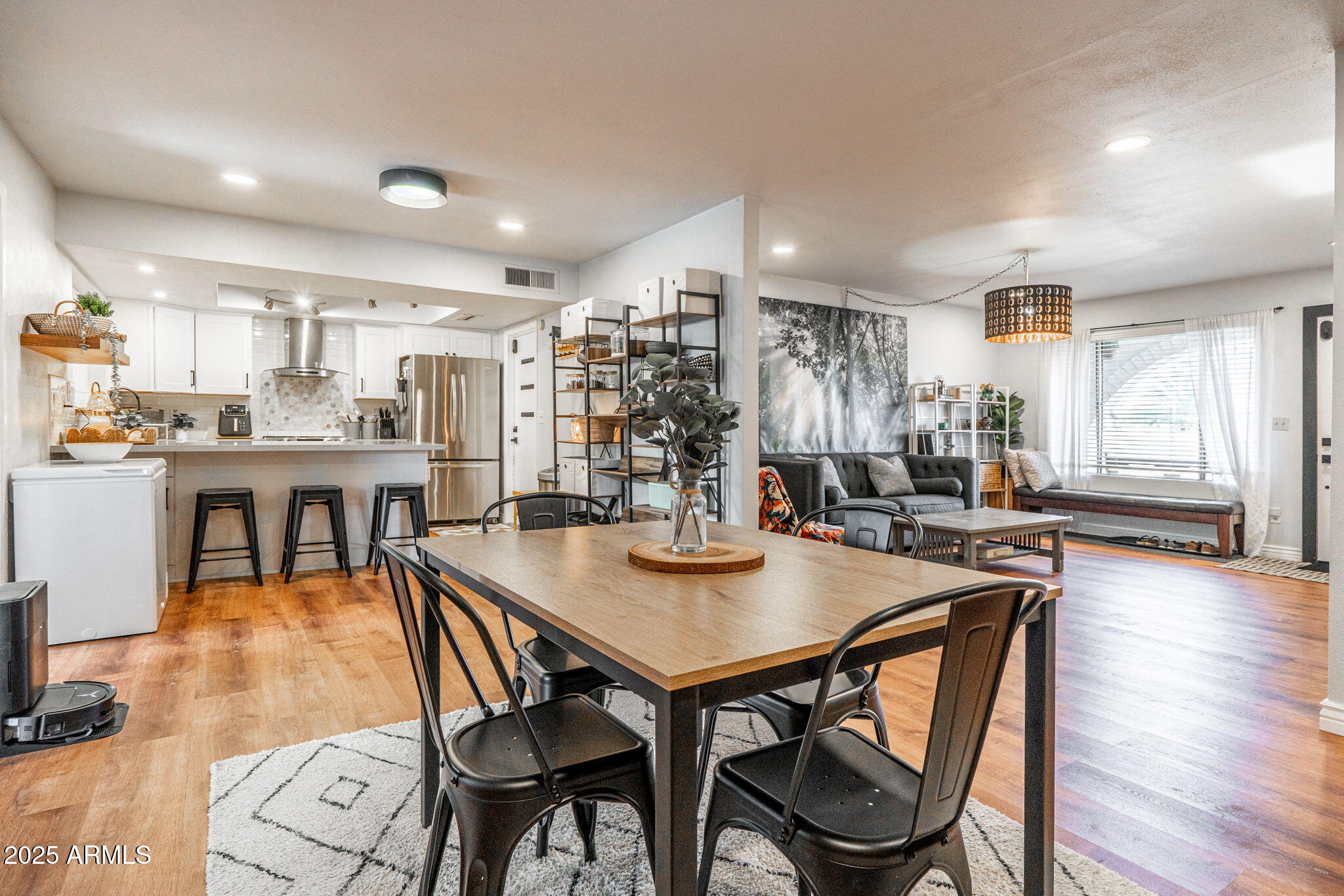 2103 N LOS ALTOS Drive