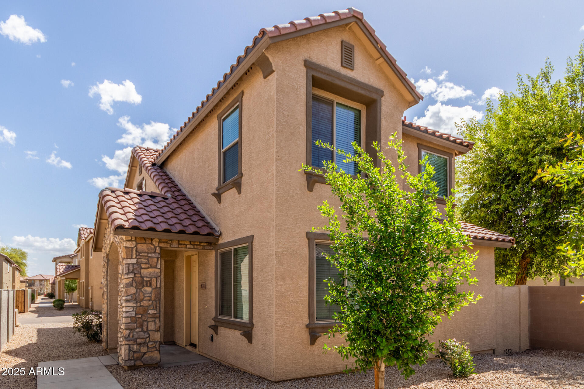 831 E AGUA FRIA Lane