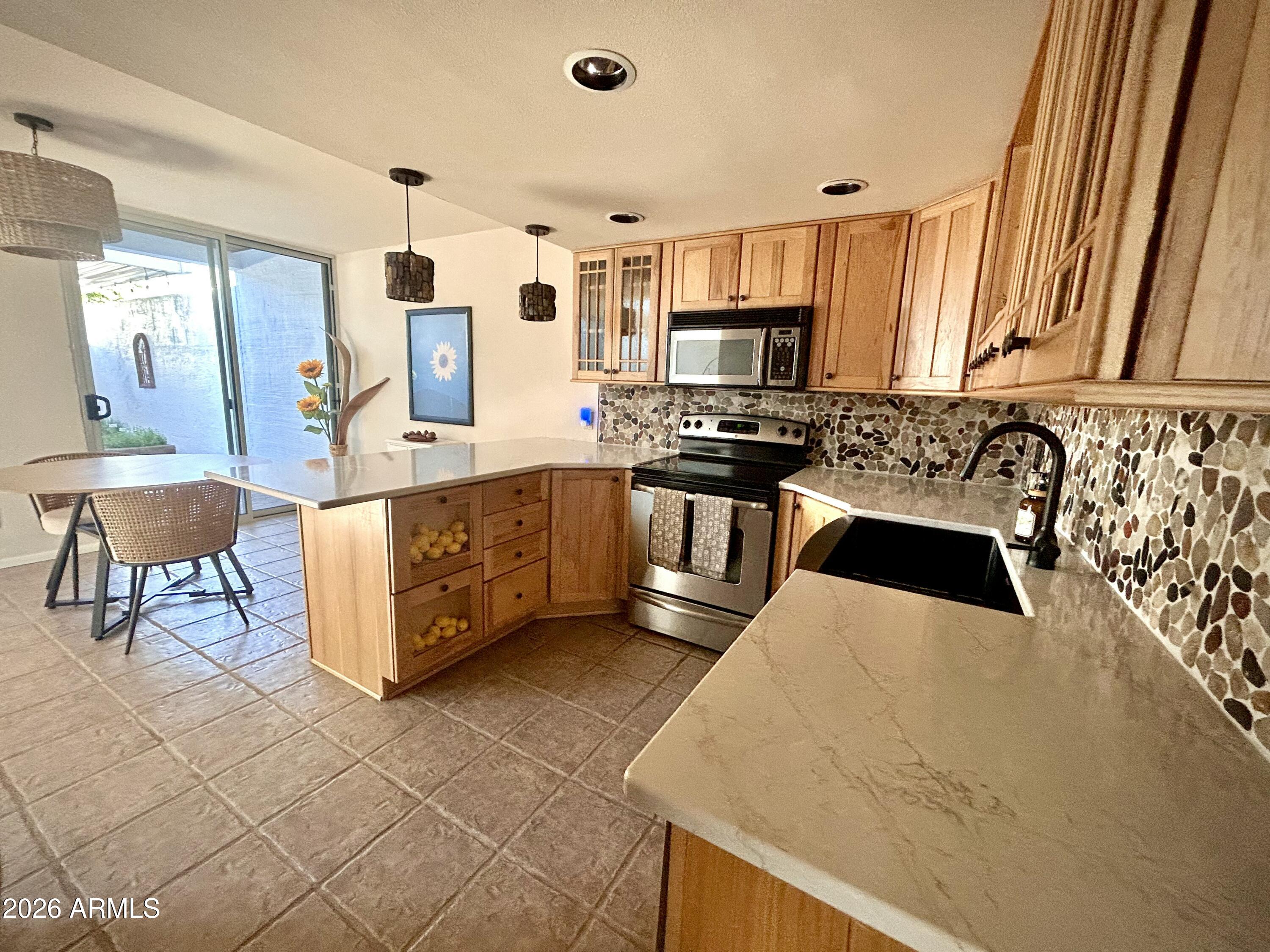 3243 E CAMELBACK Road