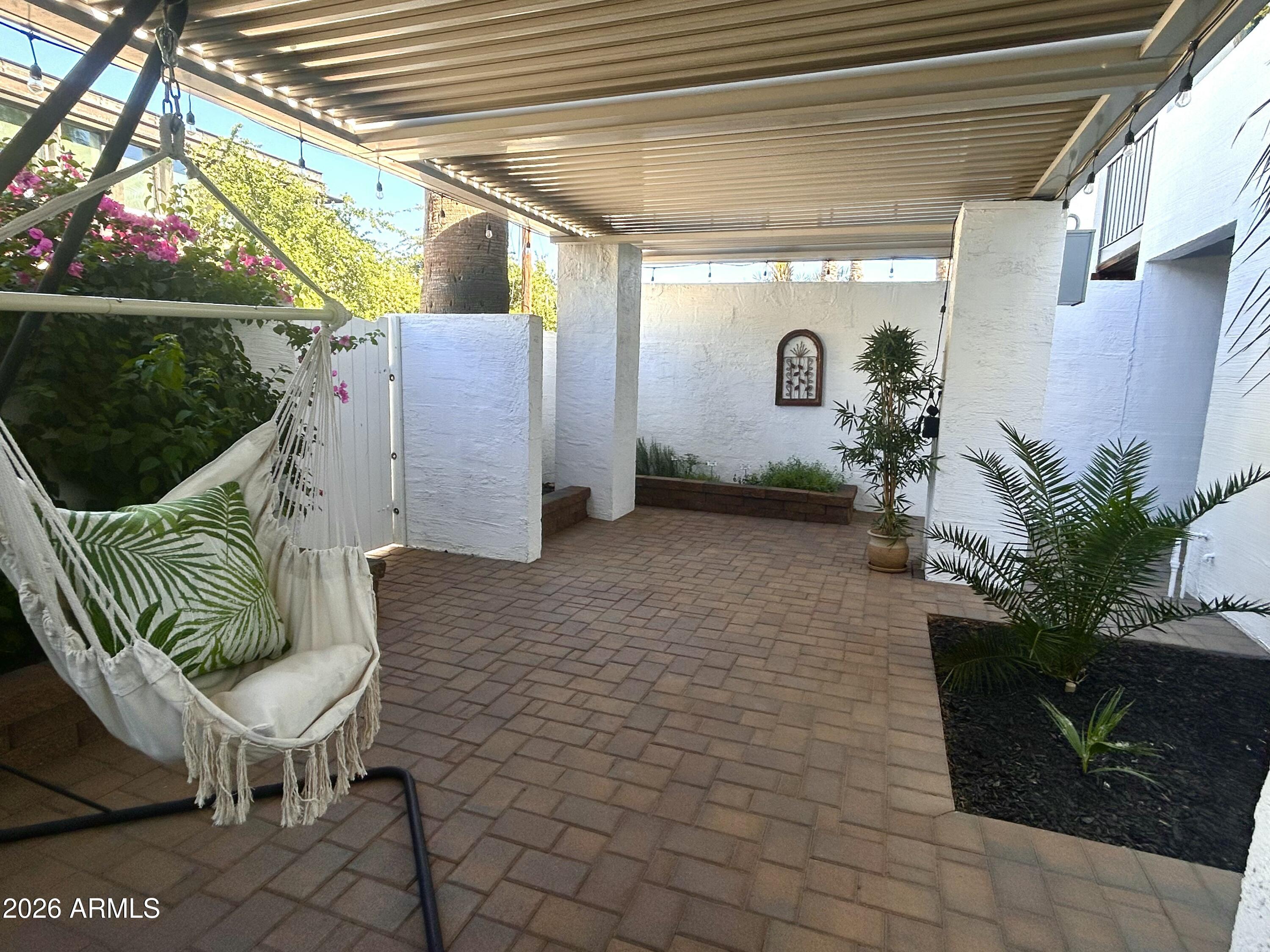 3243 E CAMELBACK Road