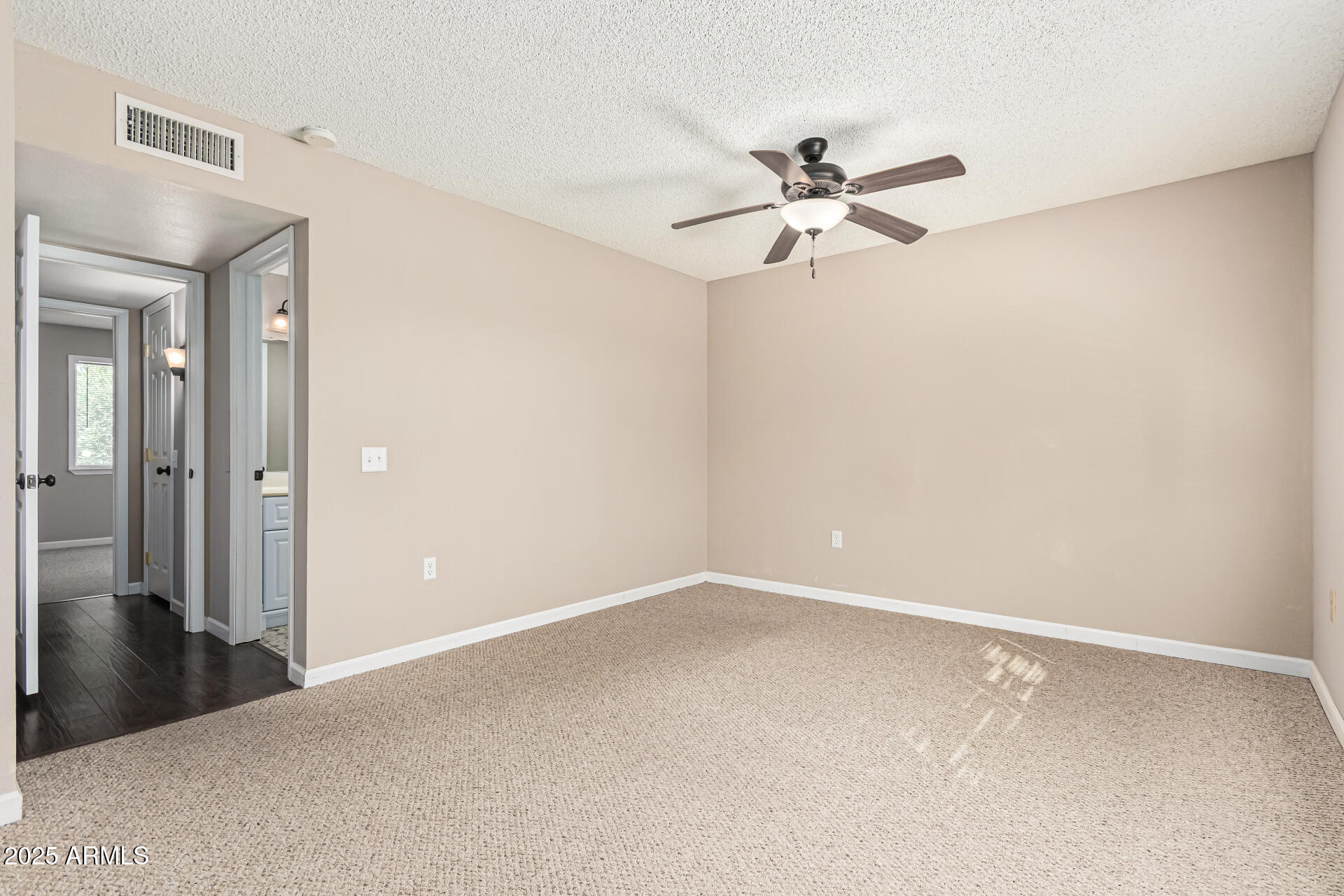 10129 W PINE SPRINGS Drive