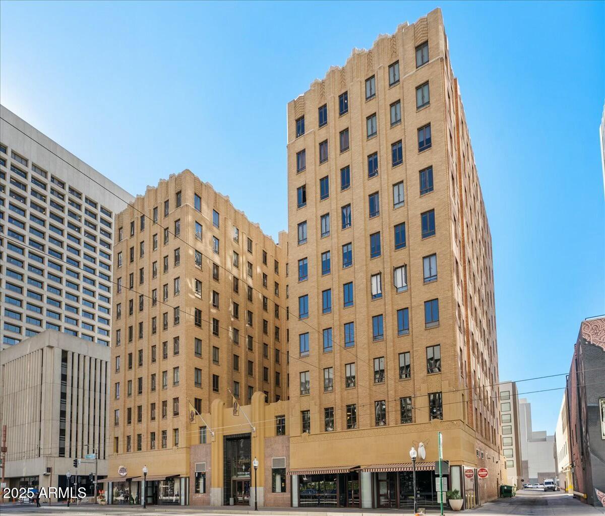 114 W ADAMS Street 203