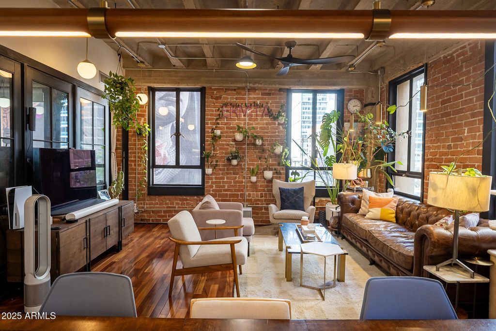 Photo of 114 W Adams Street #203, Phoenix, AZ 85003 (MLS # 6953963)