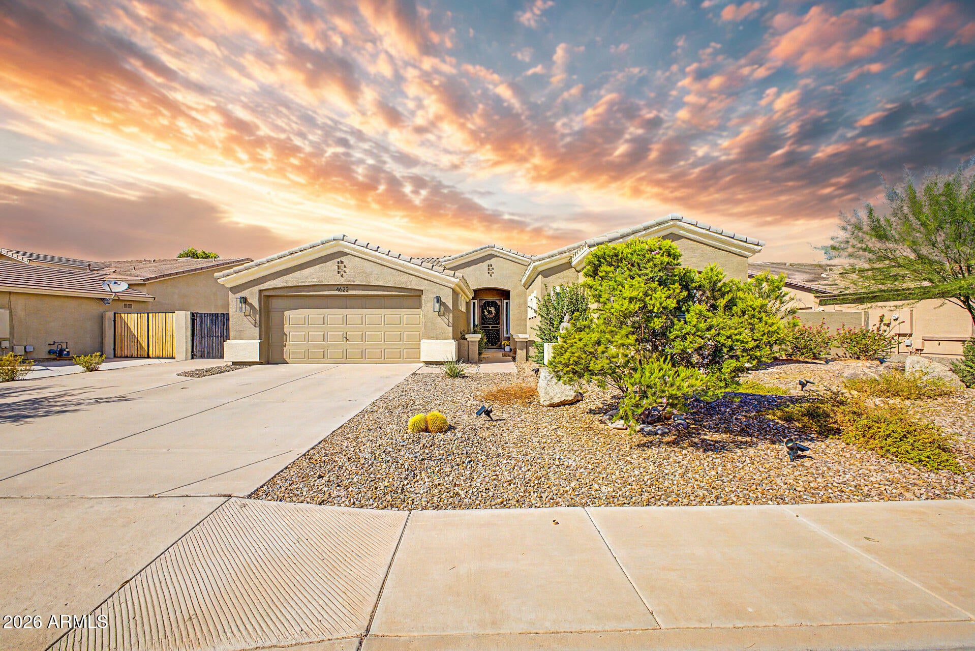 4622 E FIRESTONE Drive