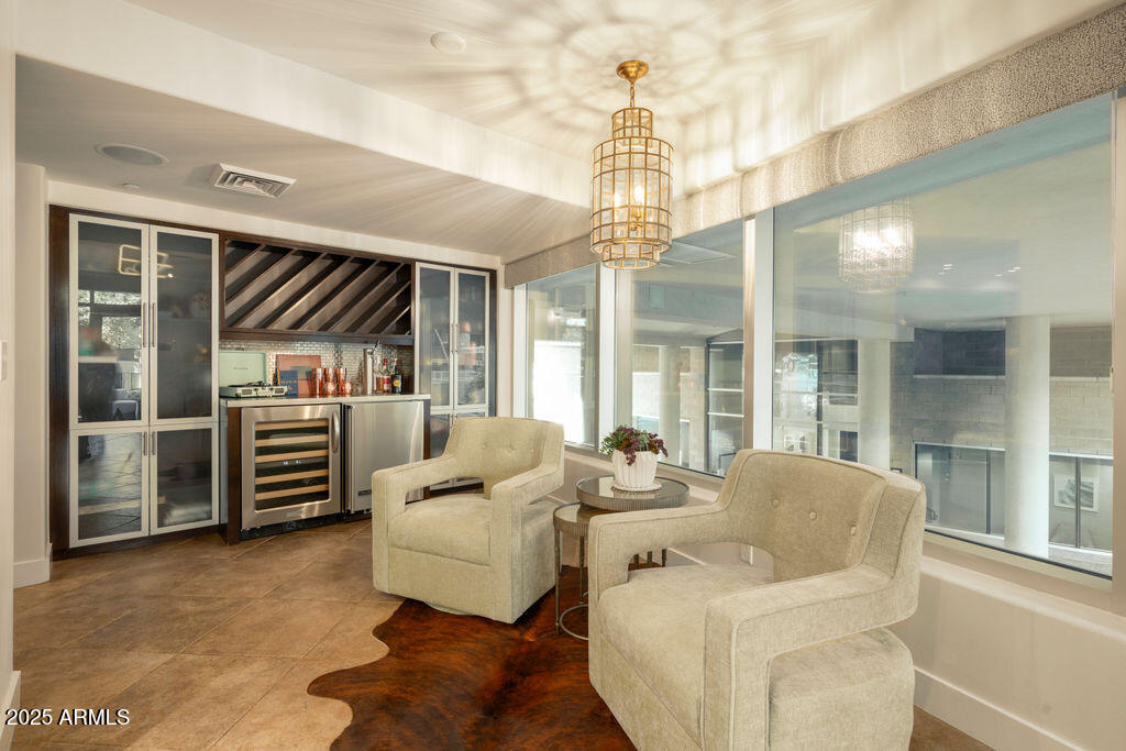 140 E RIO SALADO Parkway 111