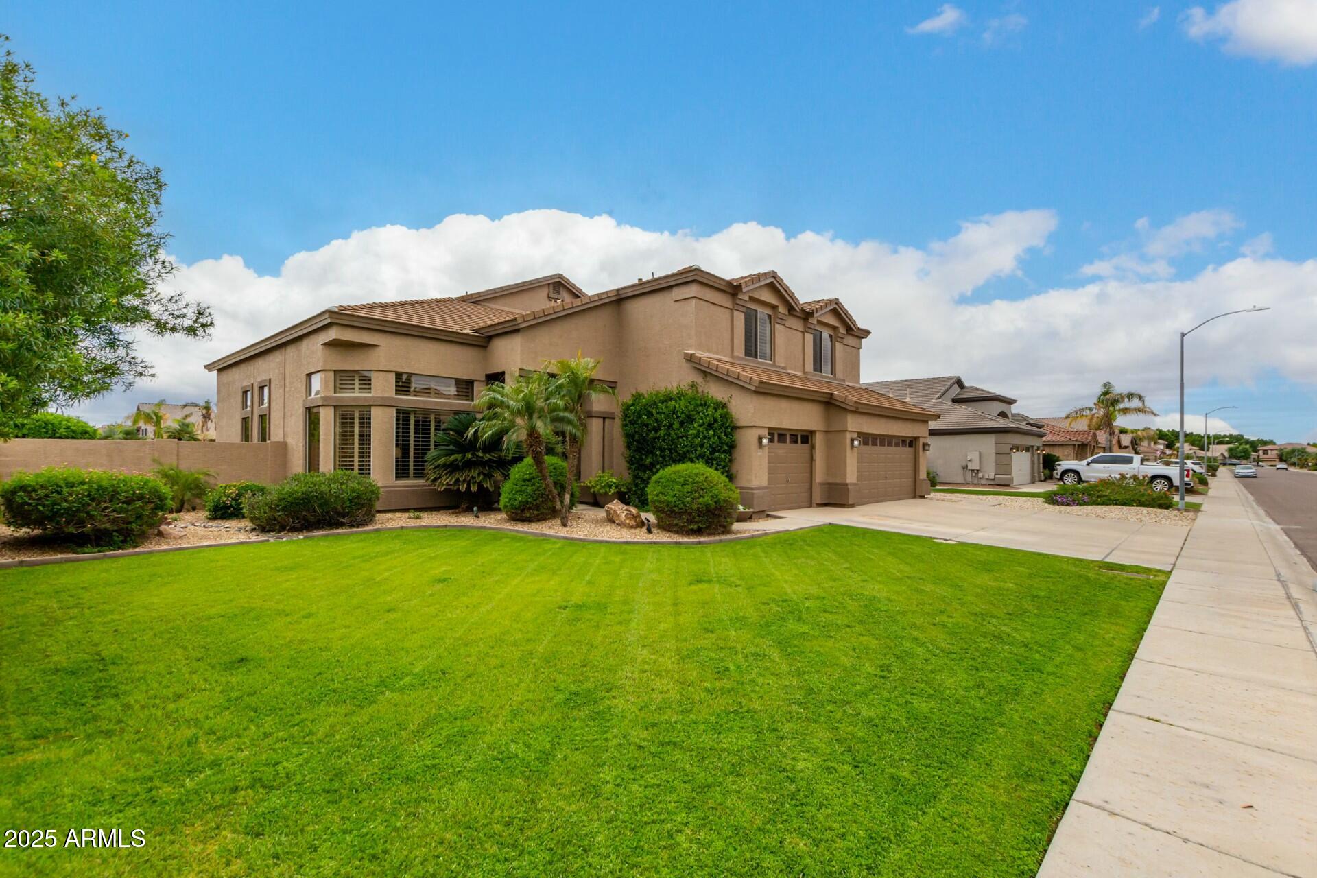 6963 W AURORA Drive