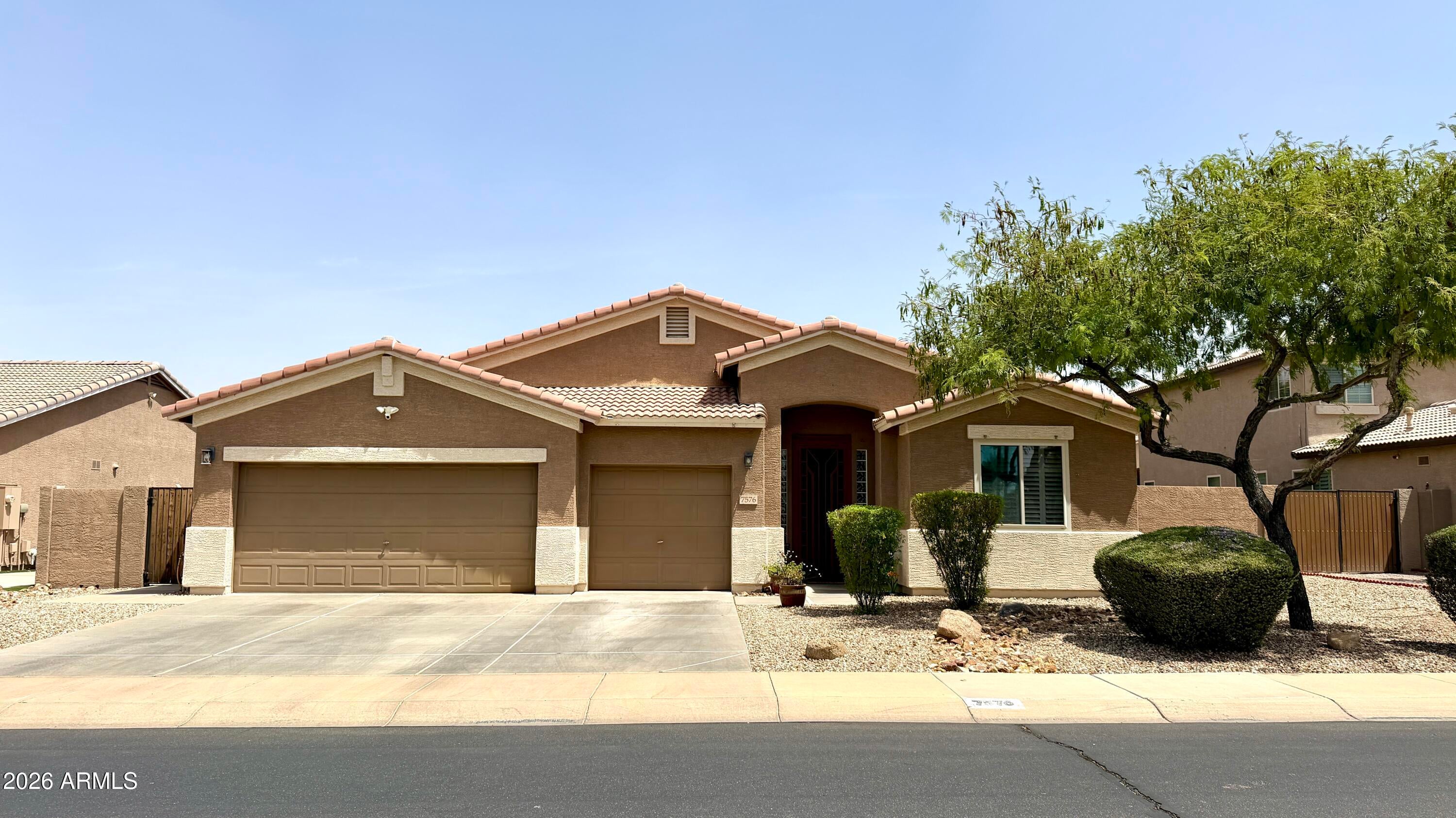 7576 W BETTY ELYSE Lane