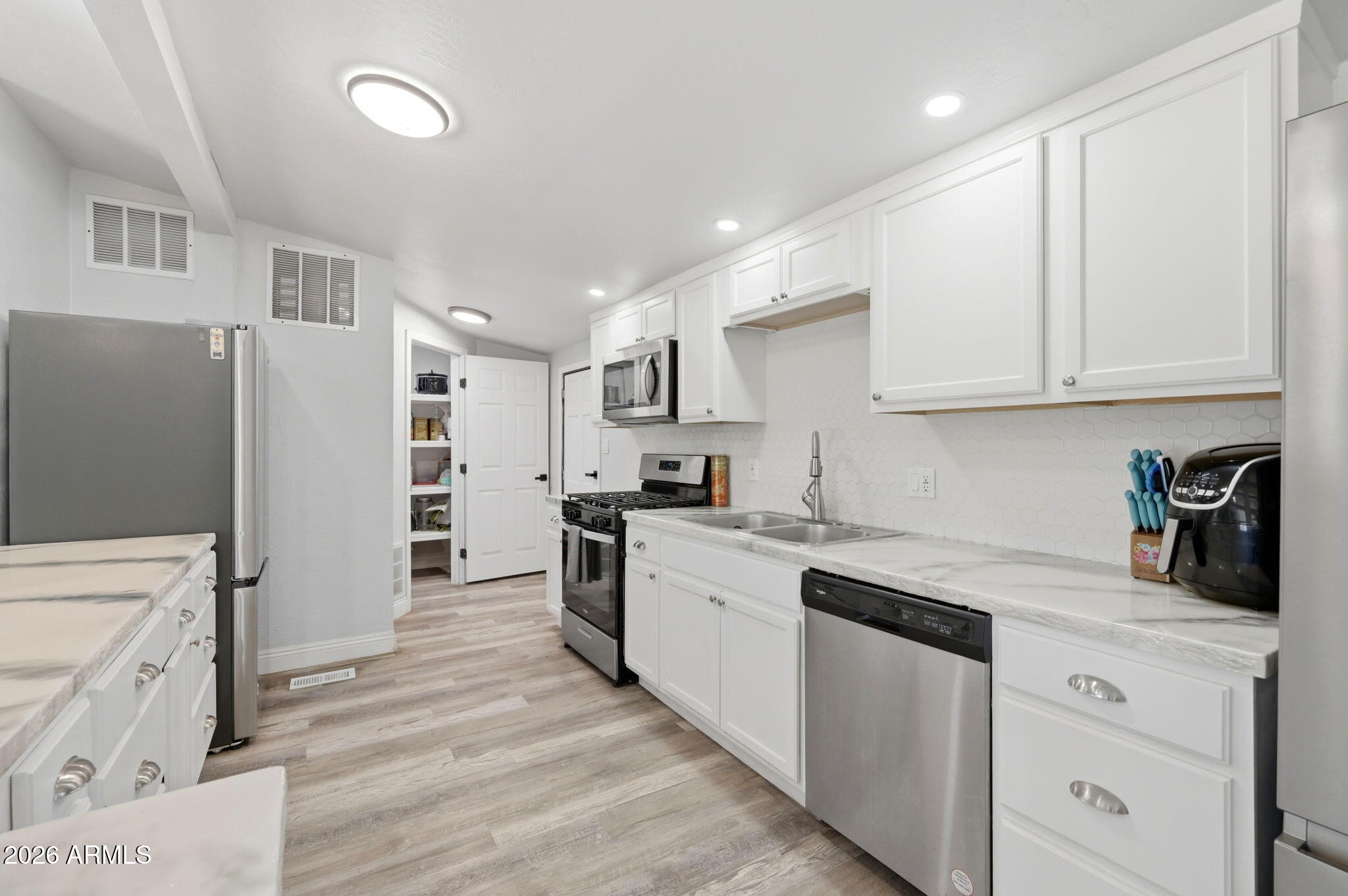 138 E LIANA Drive