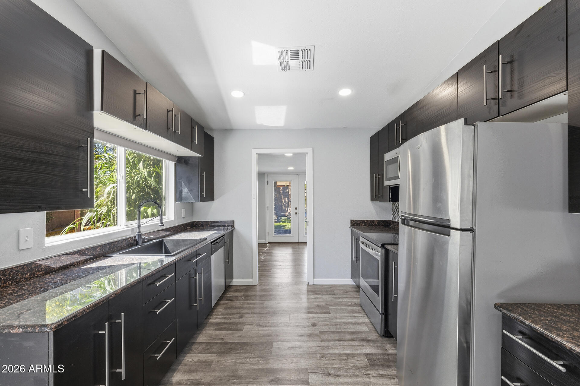 2606 W GELDING Drive