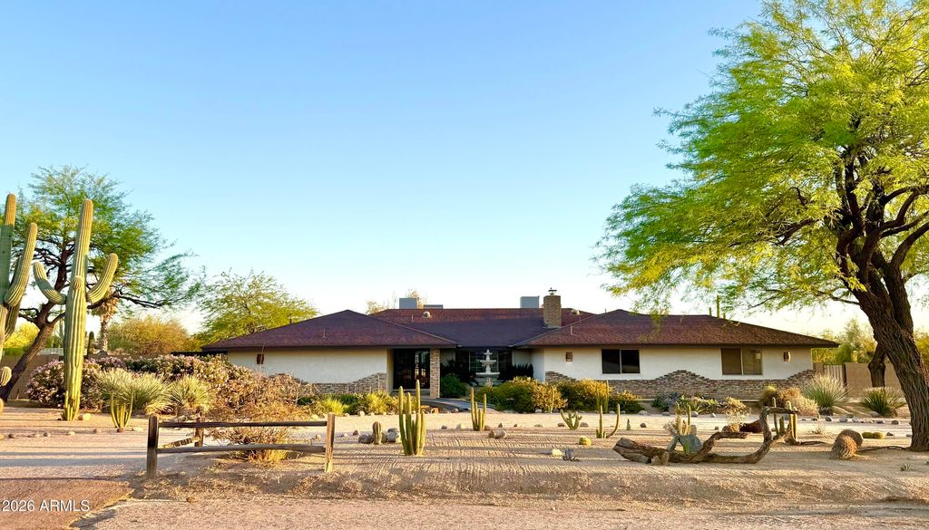 Photo of 5911 E Peak View Road, Cave Creek, AZ 85331 (MLS # 7003540)