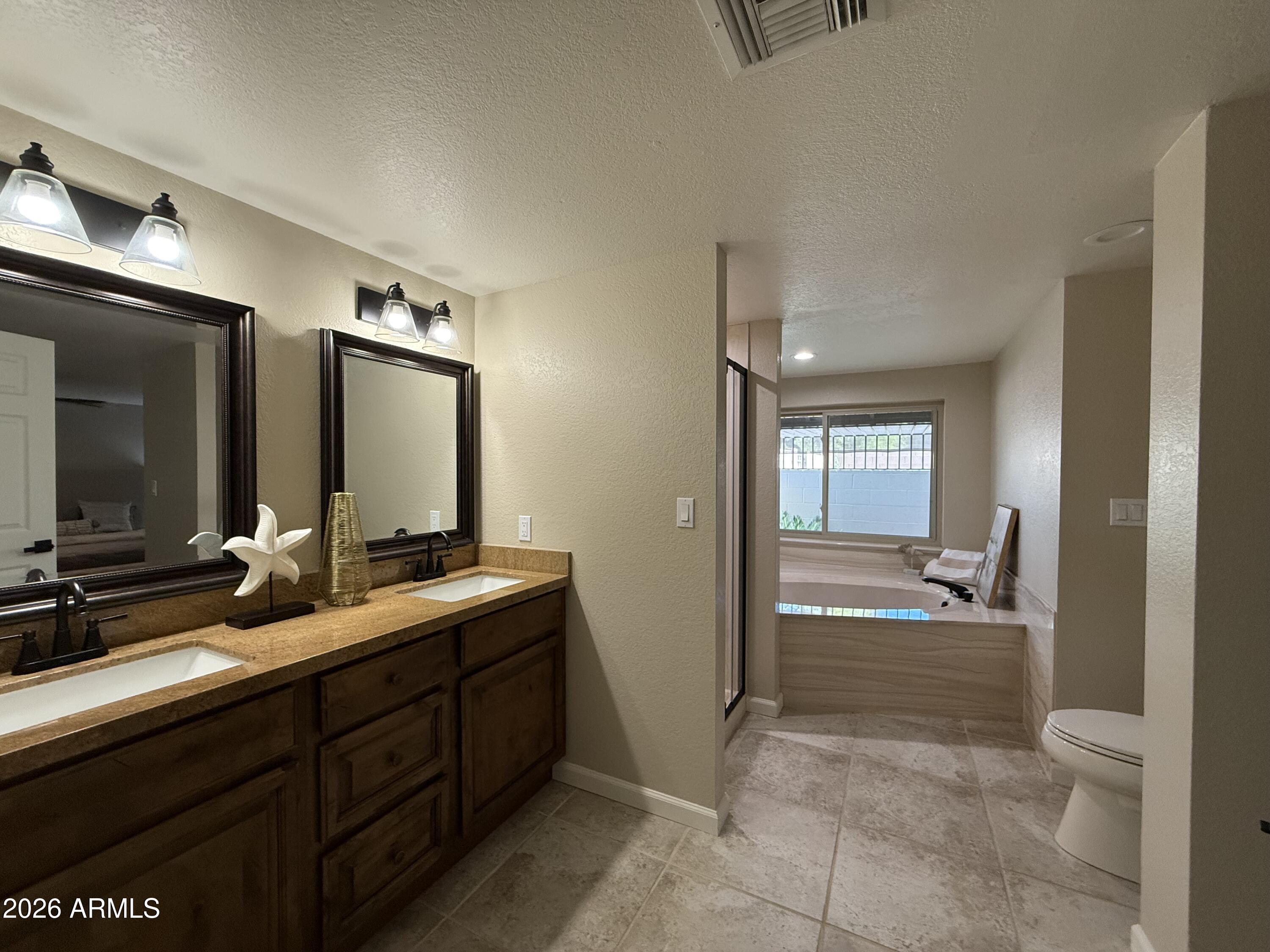 5911 E PEAK VIEW Road