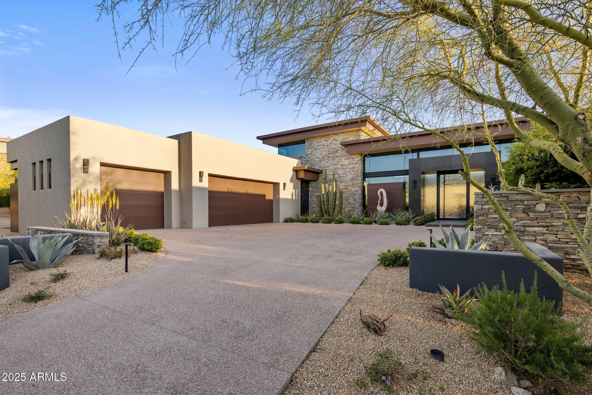 10283 E RUNNING DEER Trail