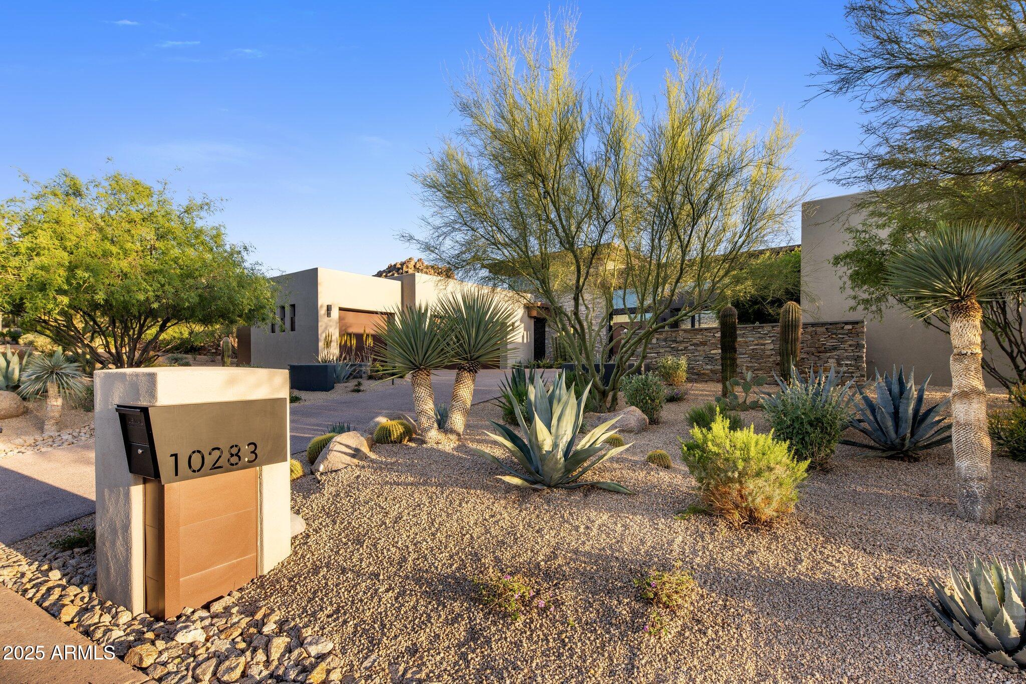 10283 E RUNNING DEER Trail