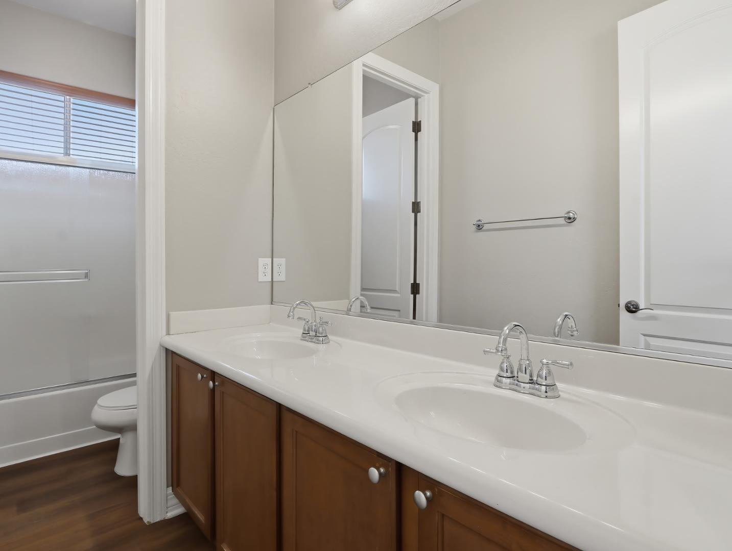 3146 E Coconino Drive