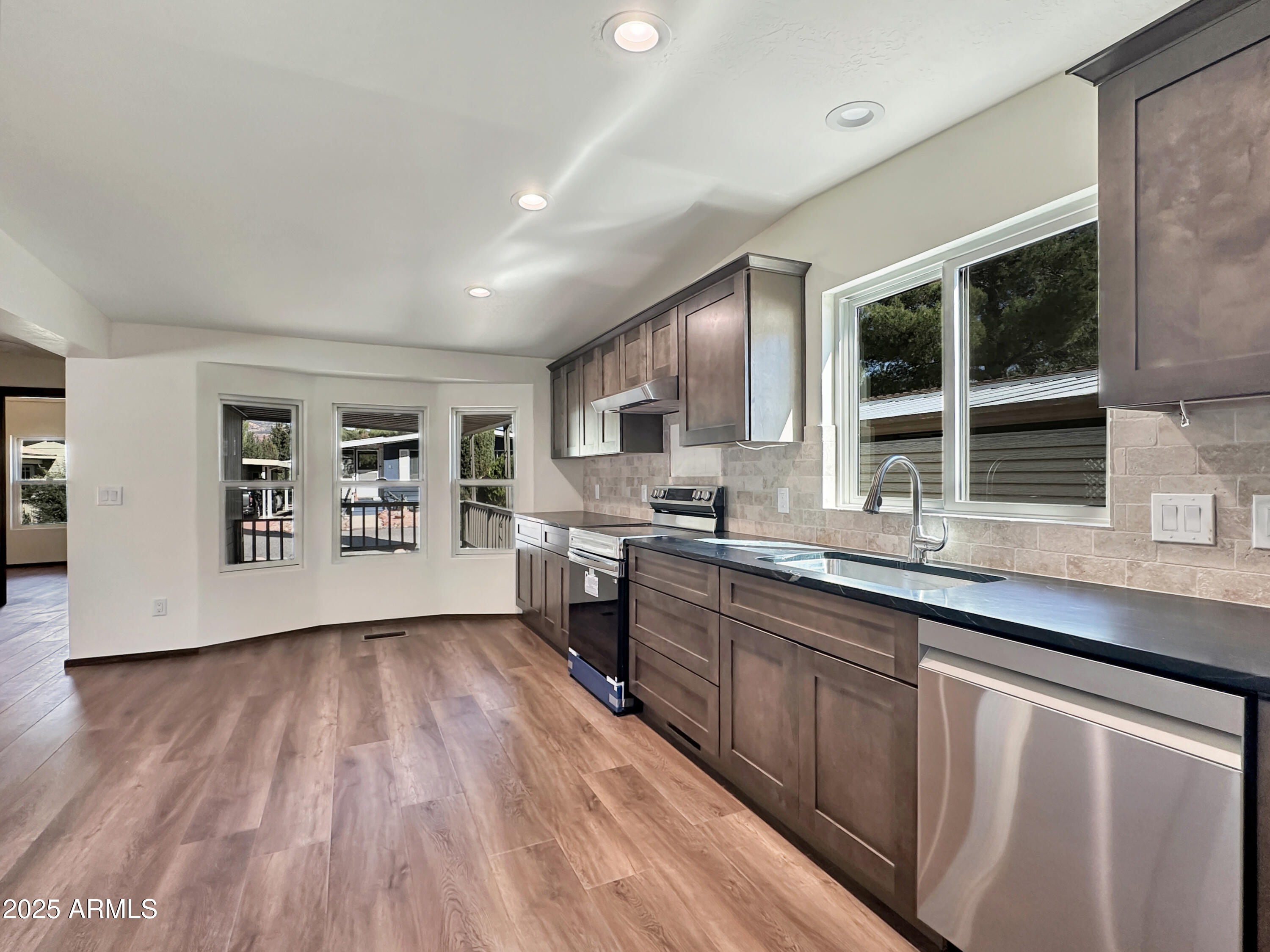 6770 W Arizona 89a -- 51