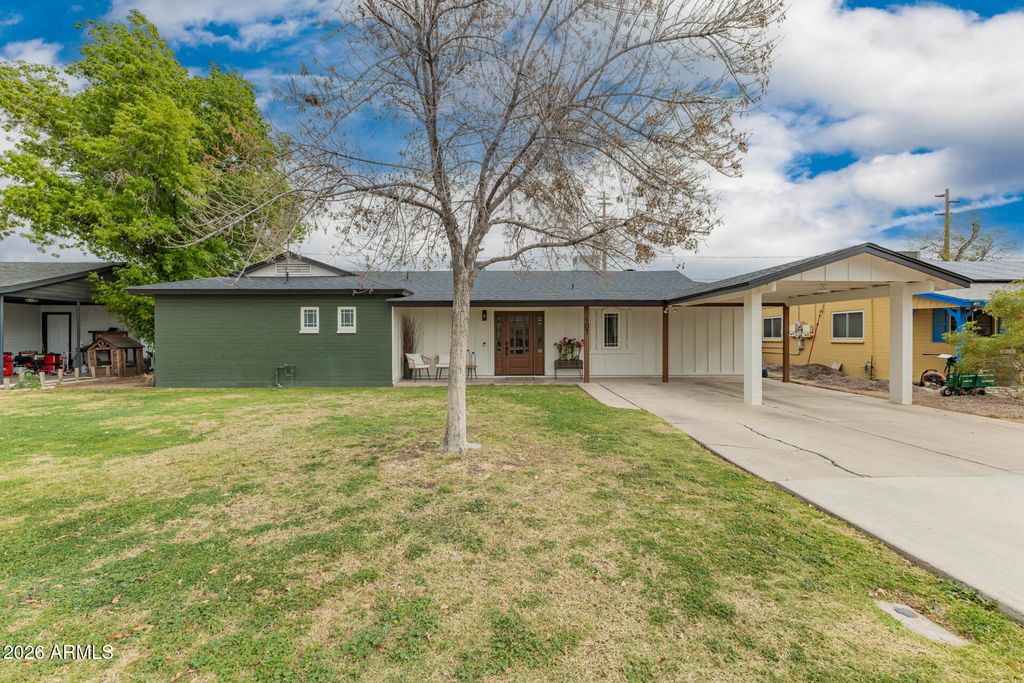 Photo of 107 S Catalina Street, Gilbert, AZ 85233 (MLS # 6987218)