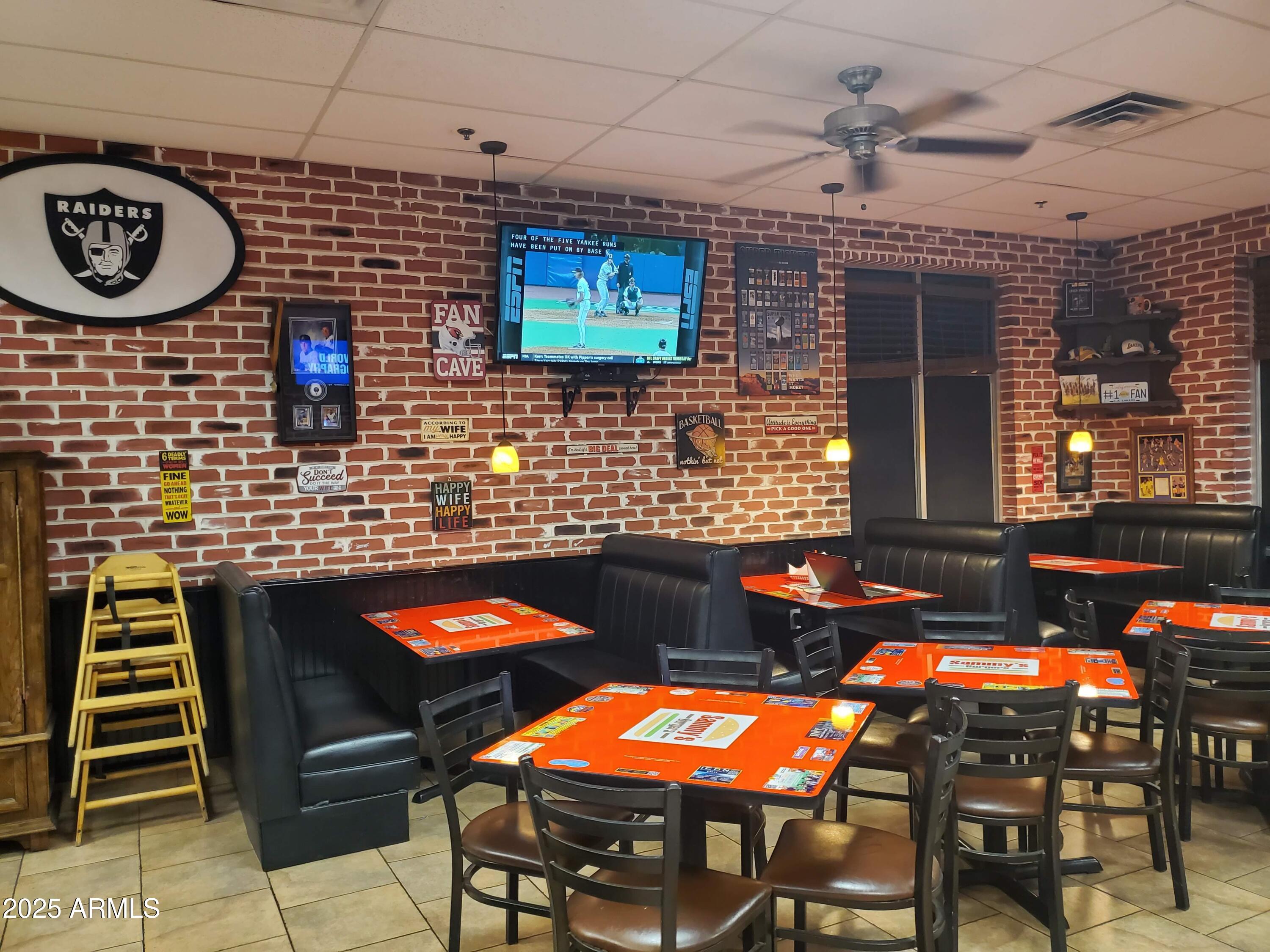 525 N ESTRELLA Parkway 105