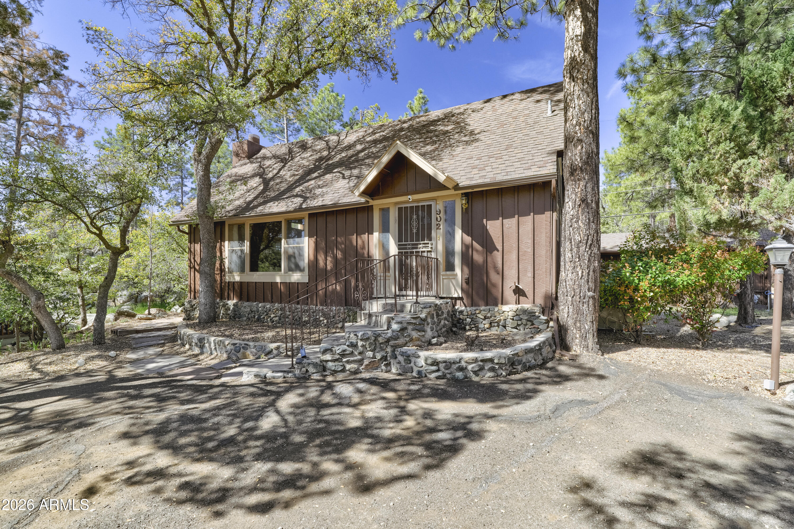 902 S HEMLOCK Avenue