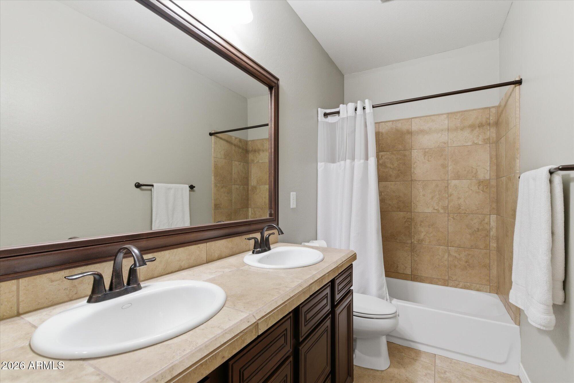 Chandler, Arizona, 85249, United States, 6 Bedrooms Bedrooms, ,4 BathroomsBathrooms,Residential,Active,2036022