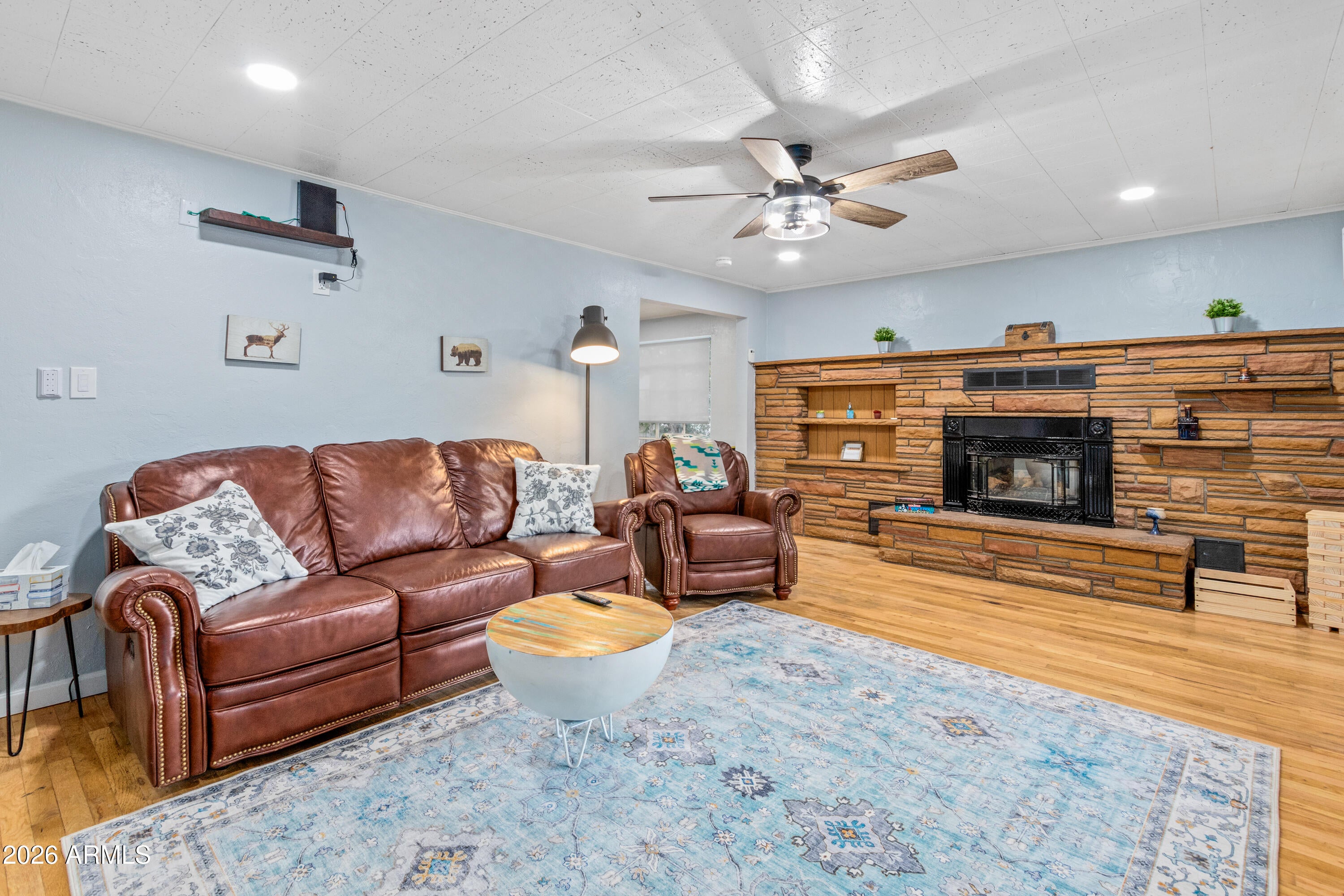 1403 N WOODLAND Drive