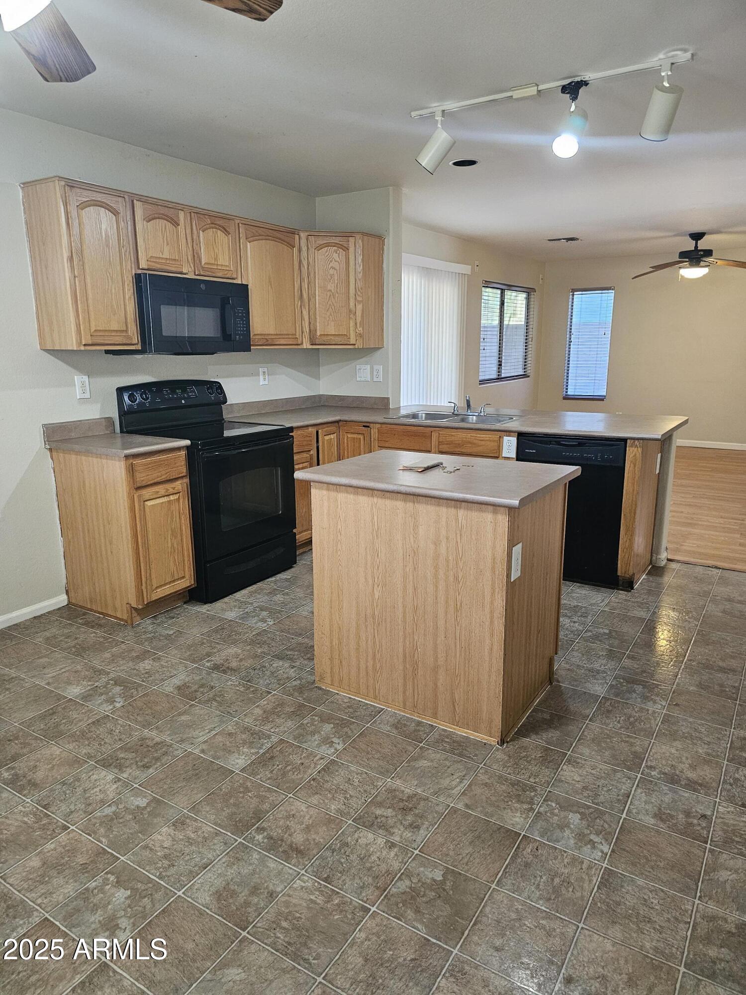 16564 W MELVIN Street