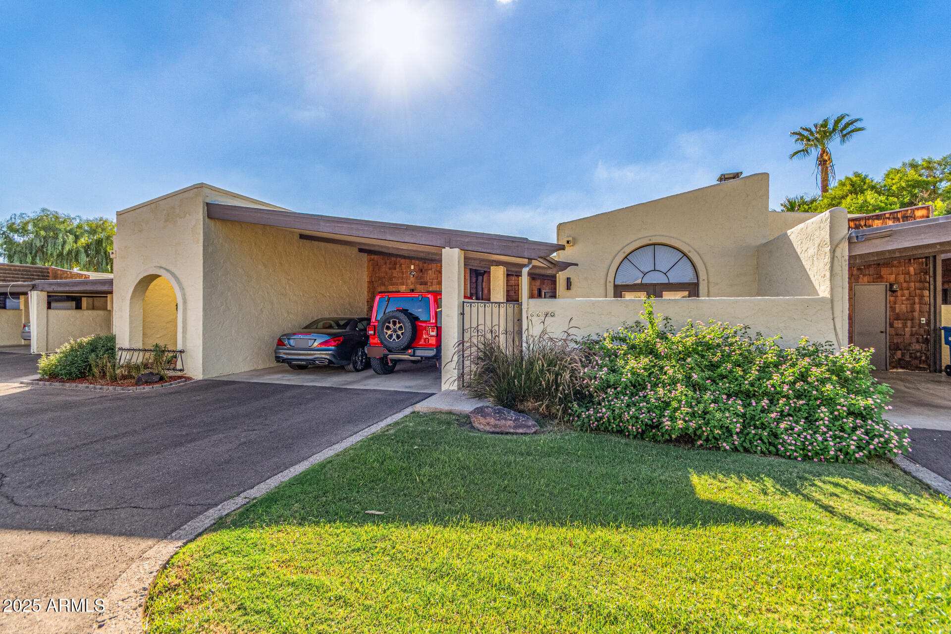 6640 N CHATELAINE Place