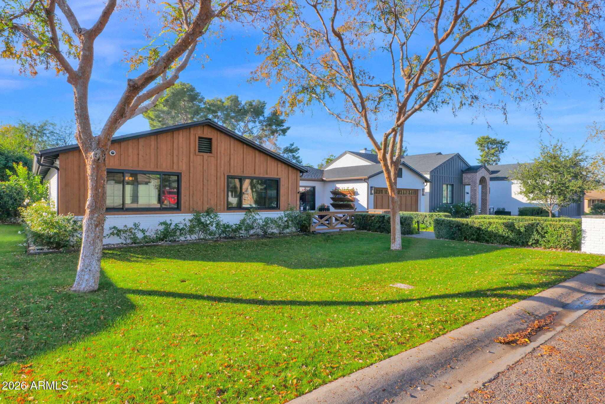 3507 E Coolidge Street