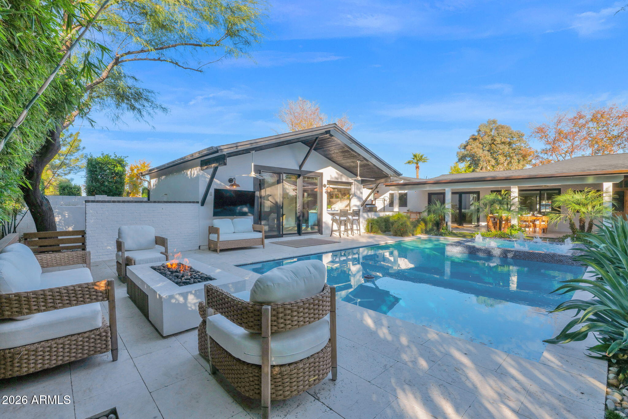 3507 E Coolidge Street