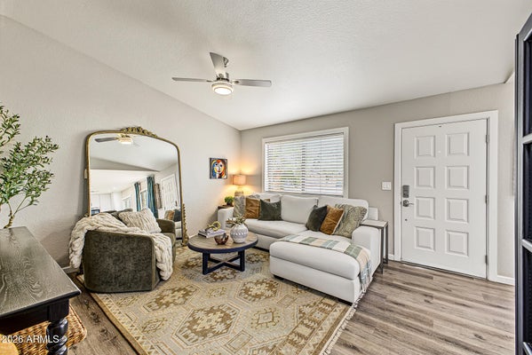 3306 S PARKSIDE DR, TEMPE, AZ 85282 - Image 5b6dd7e033f129fff18dcc102eba45eb/774587442