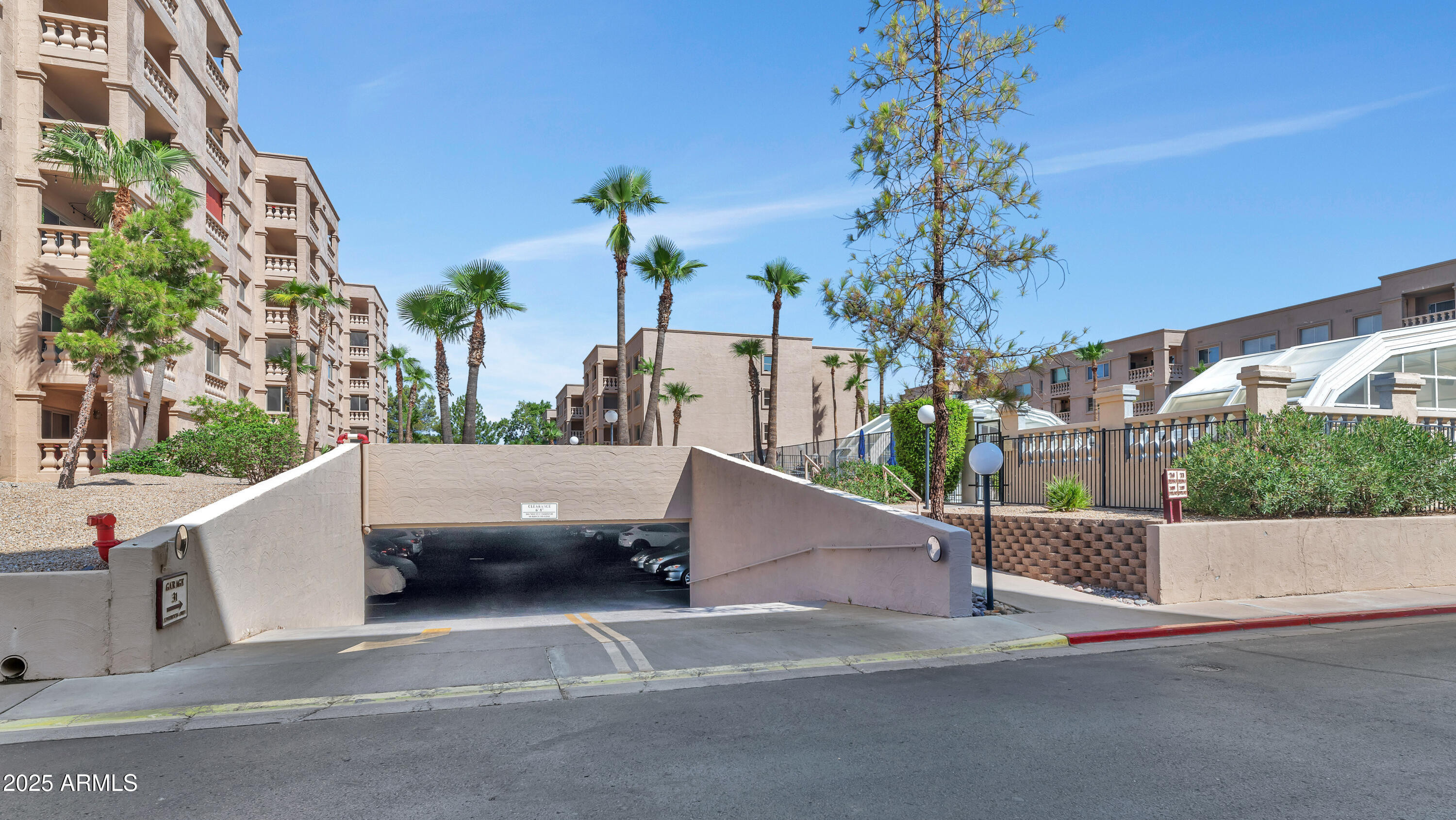 SCOTTSDALE SHADOWS 4 - Residential