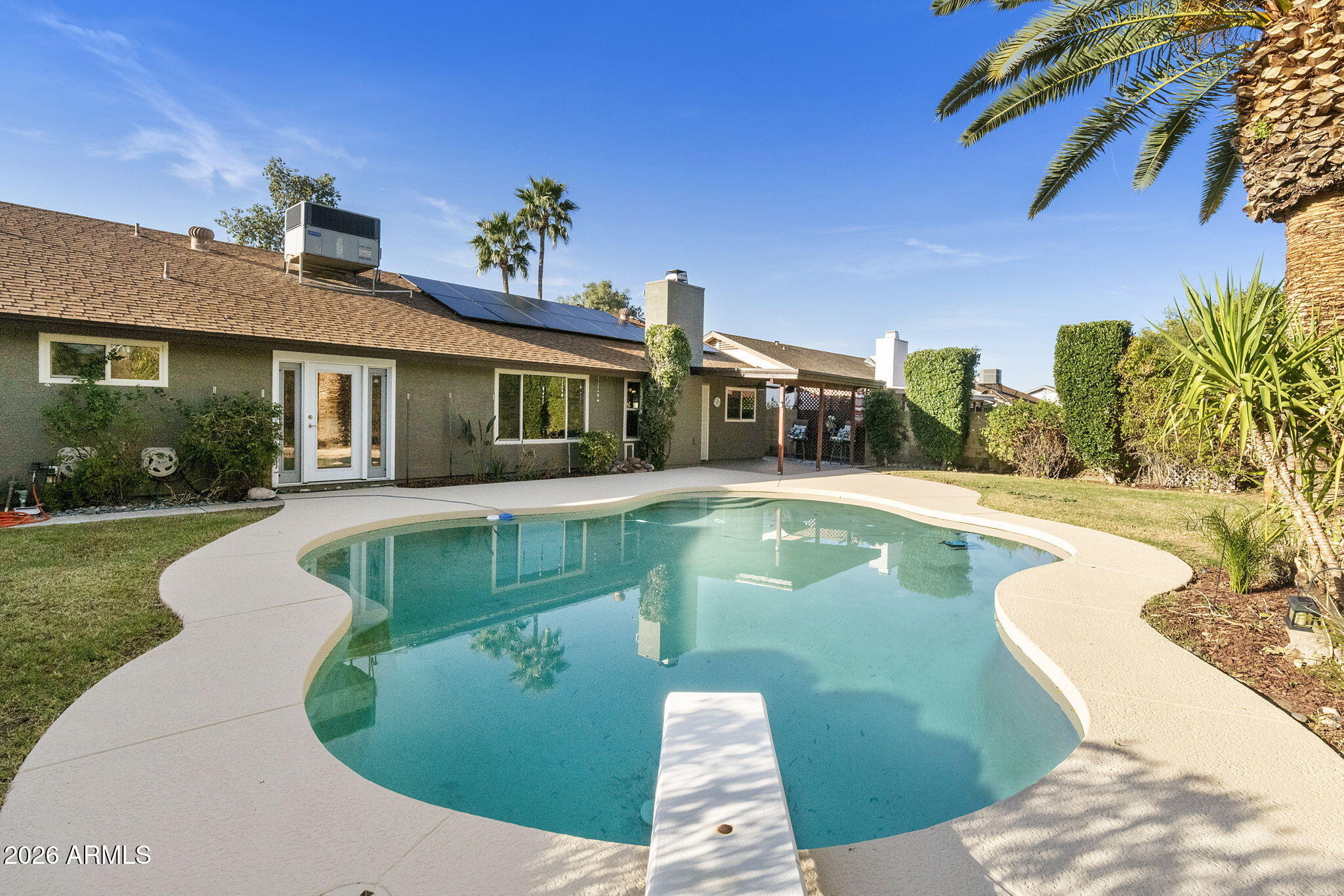 1044 E INDIGO Street