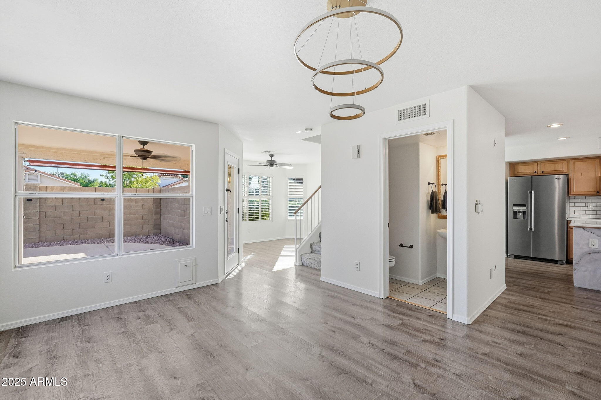 1070 W LARK Drive