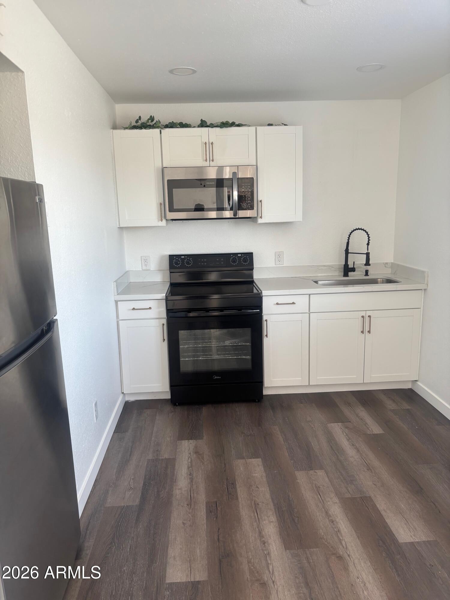 7160 N 53rd Avenue Apt 2