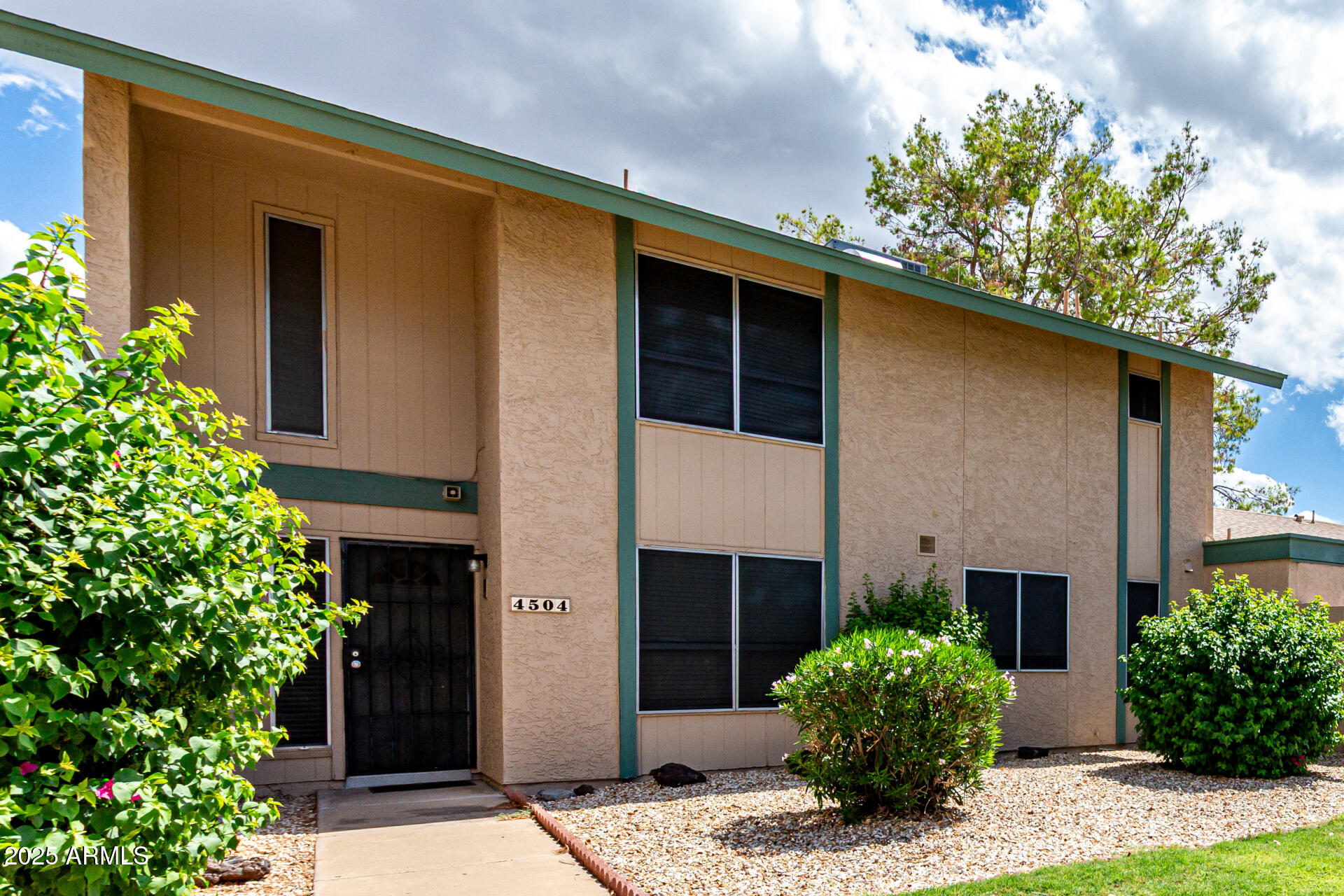 4504 W CONTINENTAL Drive