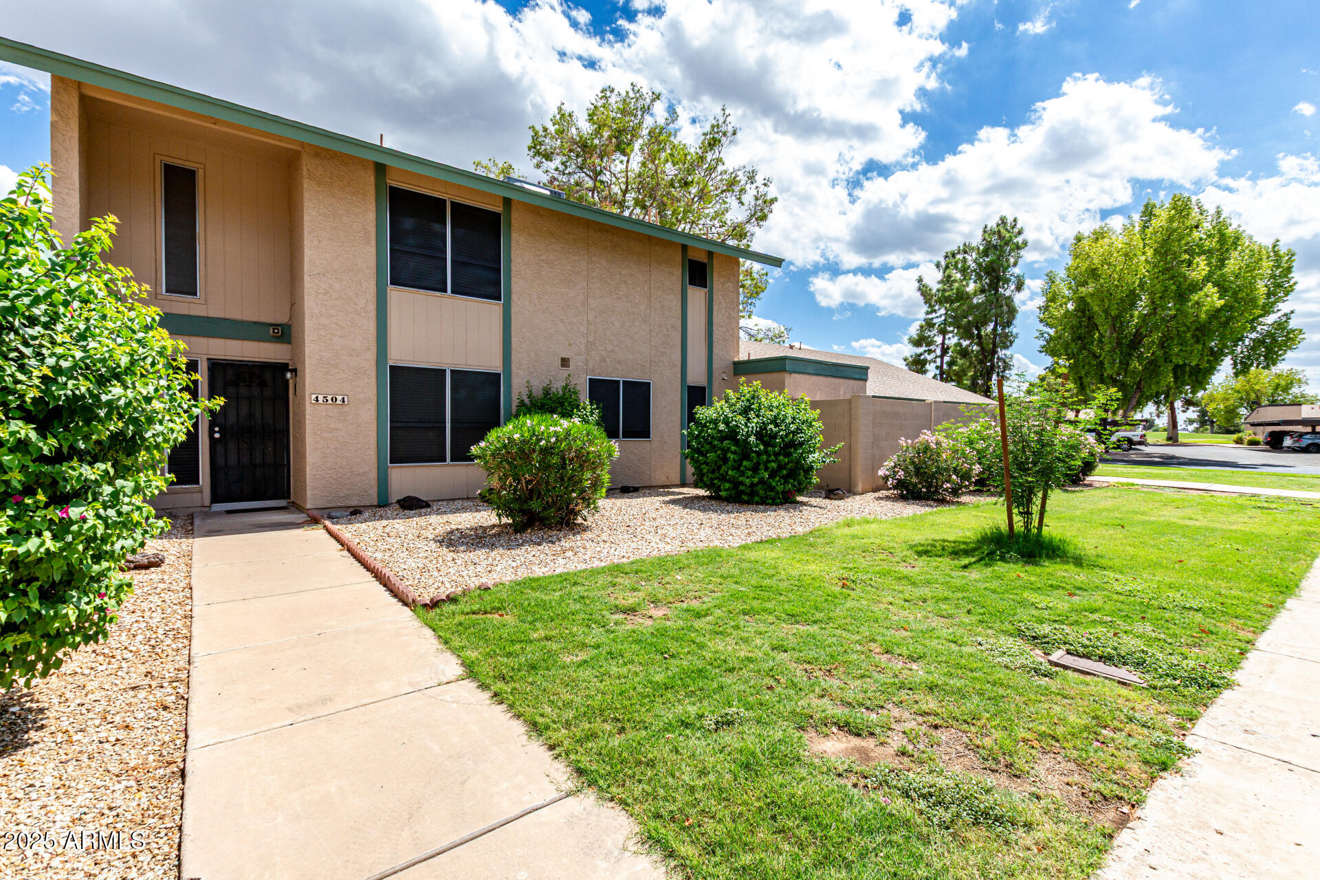 4504 W CONTINENTAL Drive