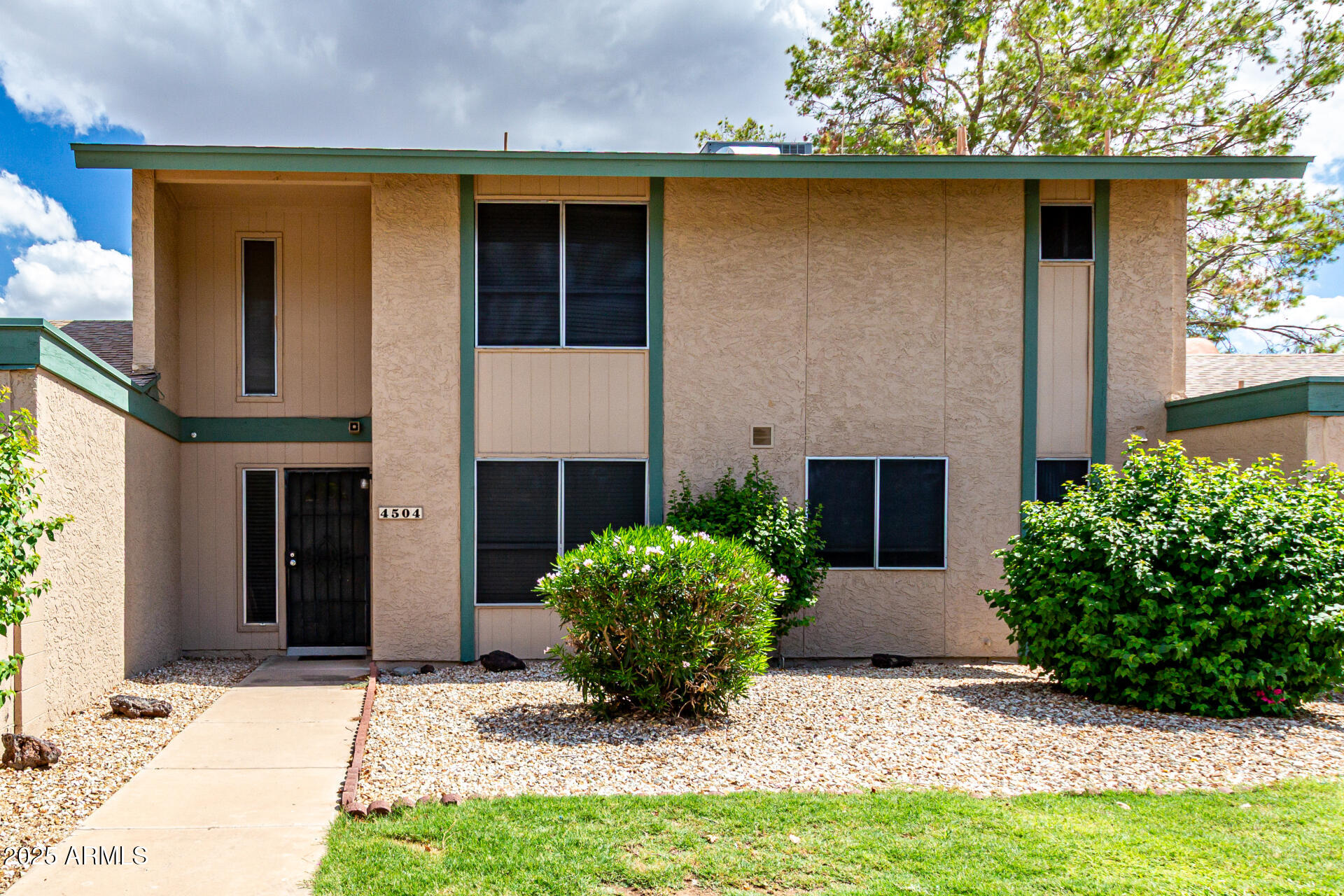 4504 W CONTINENTAL Drive