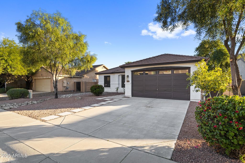 Photo of 1073 E Estate Road, San Tan Valley, AZ 85140 (MLS # 6957414)