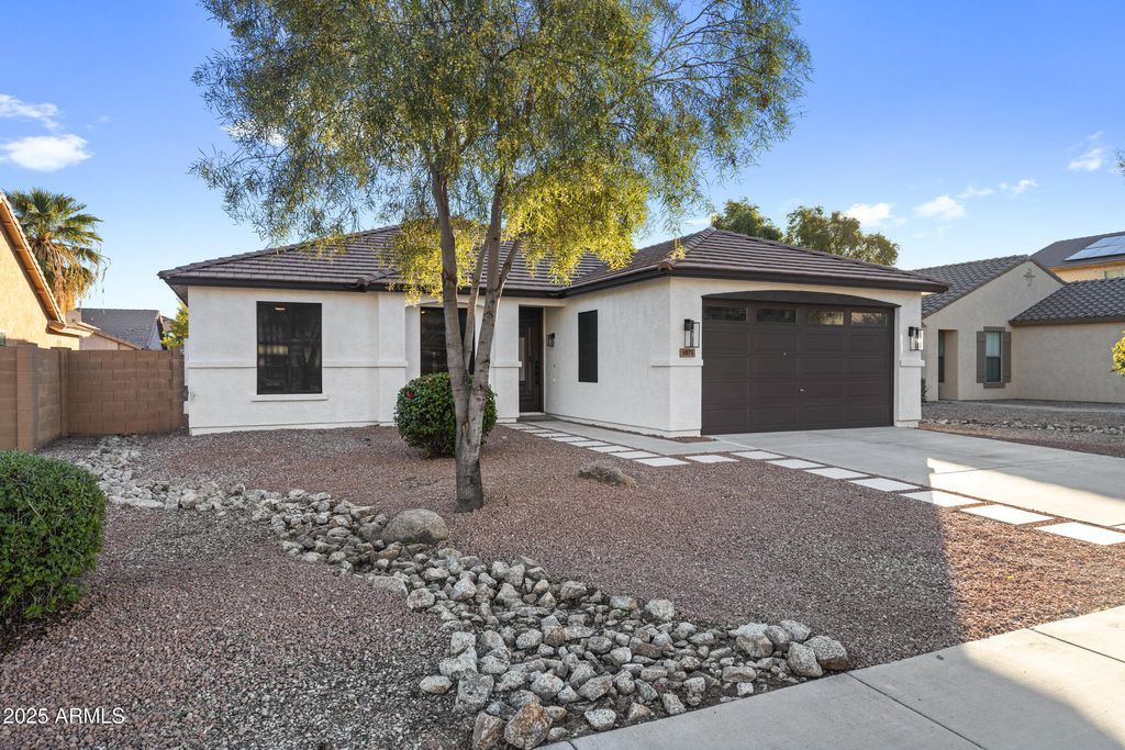 Photo of 1073 E Estate Road, San Tan Valley, AZ 85140 (MLS # 6957414)