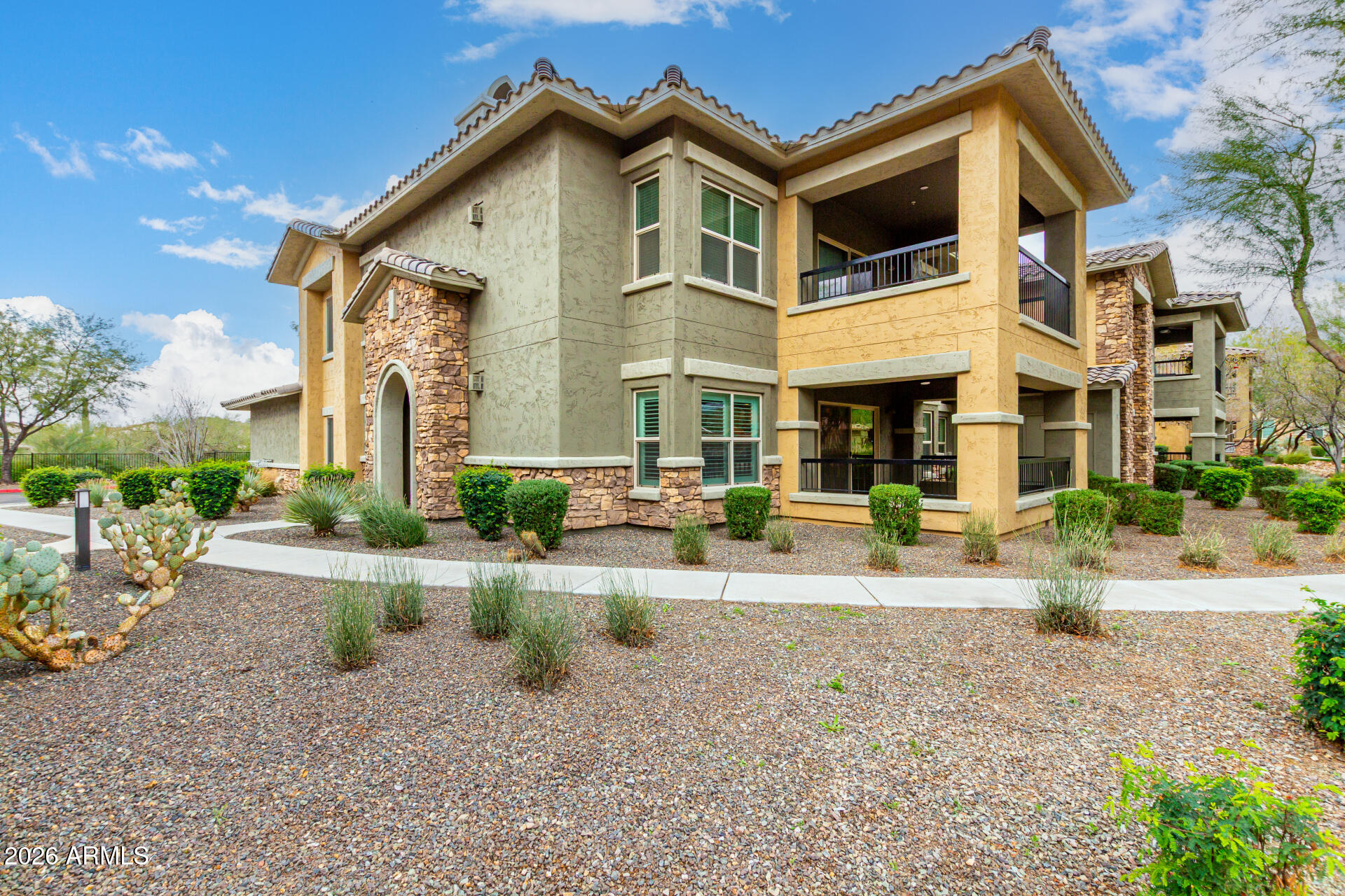 2425 W BRONCO BUTTE Trail 1040