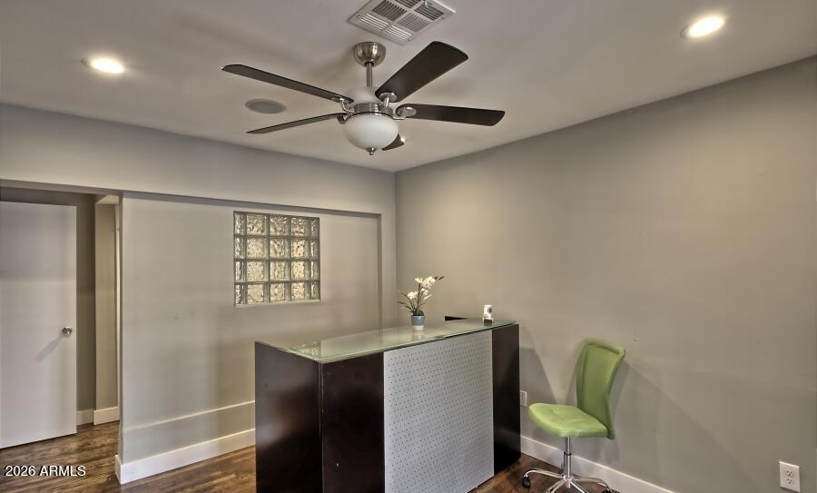 131 W UNIVERSITY Drive