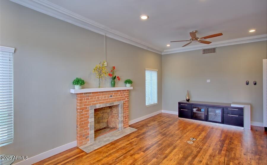 131 W UNIVERSITY Drive